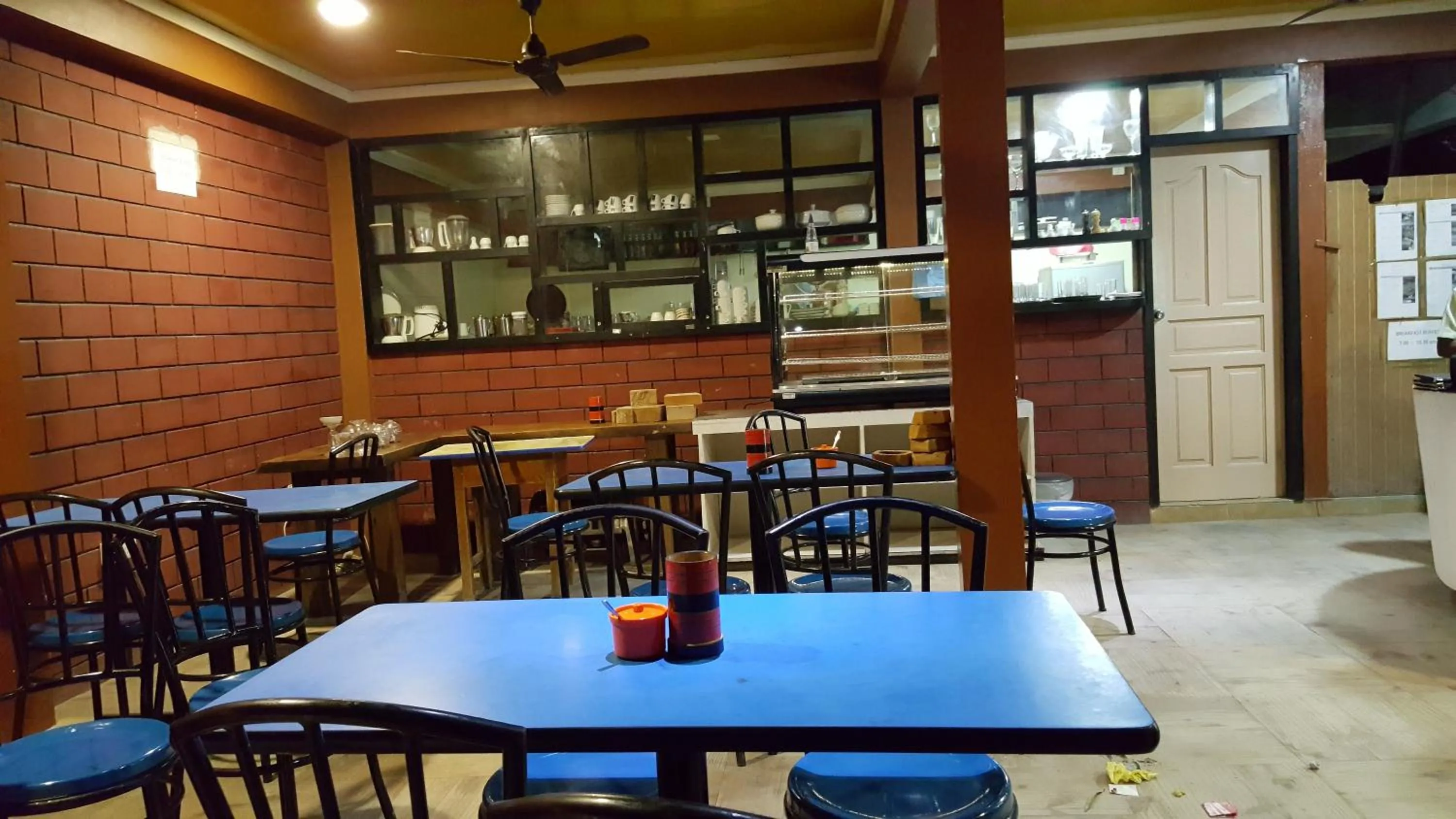 Restaurant/places to eat in Maafushi View