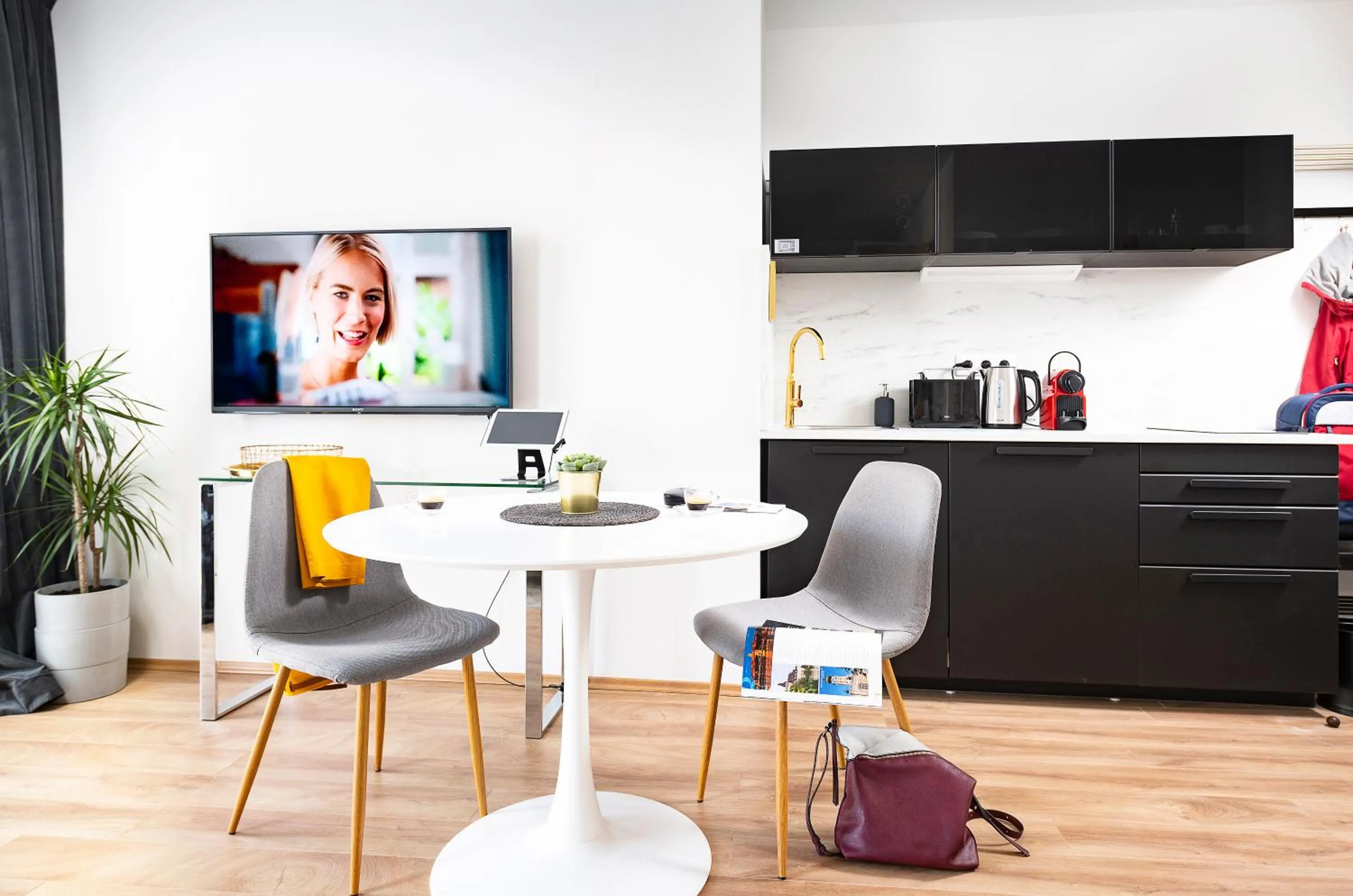 Kitchen or kitchenette in Bo33 Hotel Family & Suites