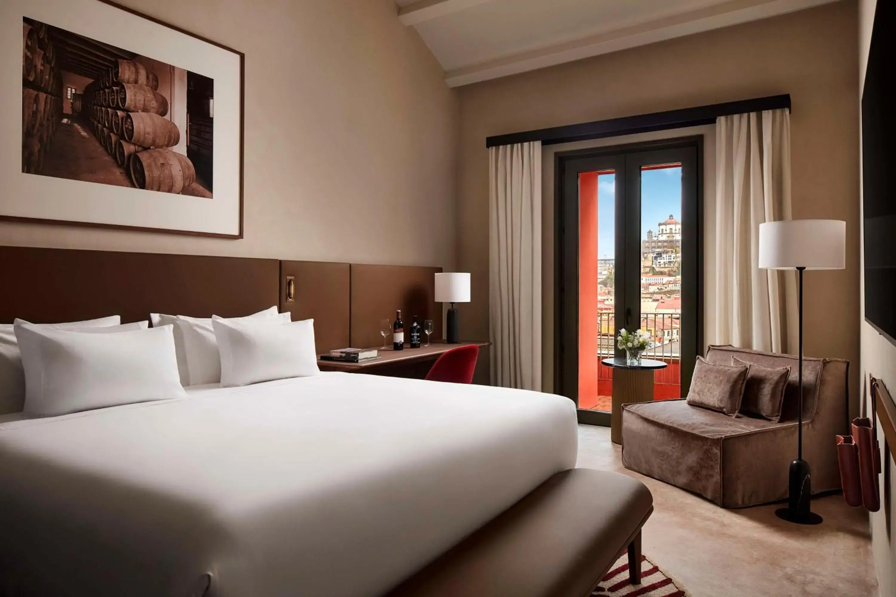 Premium Room with Balcony and River View in Tivoli Kopke Porto Gaia Hotel Premium Room with Balcony and River View in Tivoli Kopke Porto Gaia Hotel