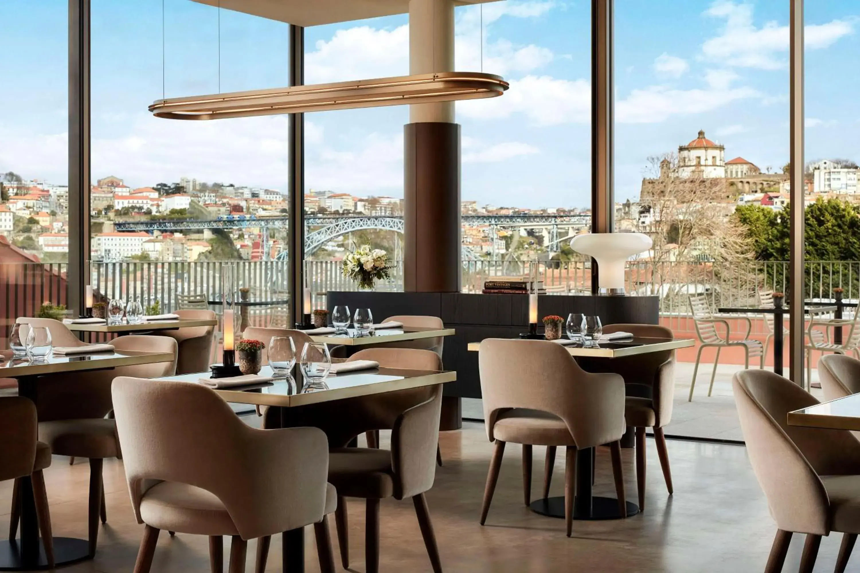 Restaurant/places to eat in Tivoli Kopke Porto Gaia Hotel Restaurant/places to eat in Tivoli Kopke Porto Gaia Hotel
