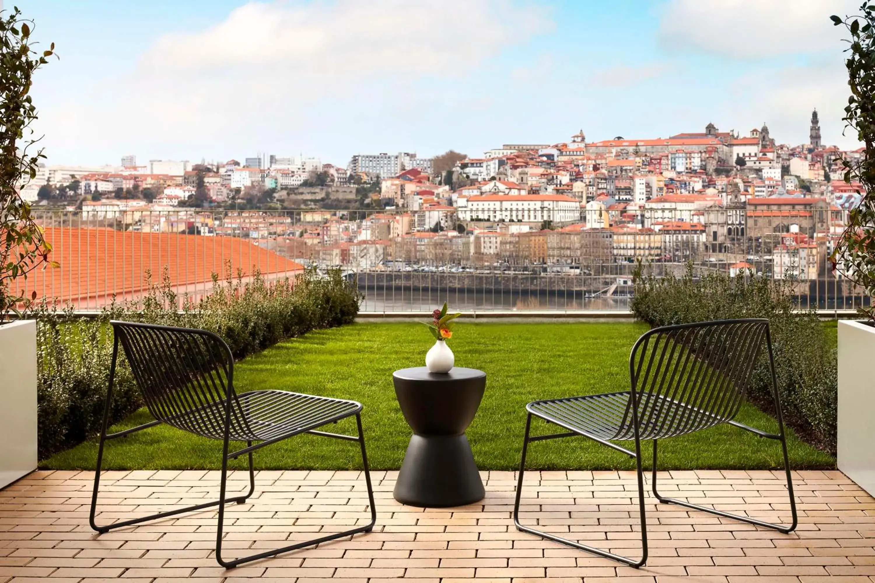 Property building in Tivoli Kopke Porto Gaia Hotel Property building in Tivoli Kopke Porto Gaia Hotel