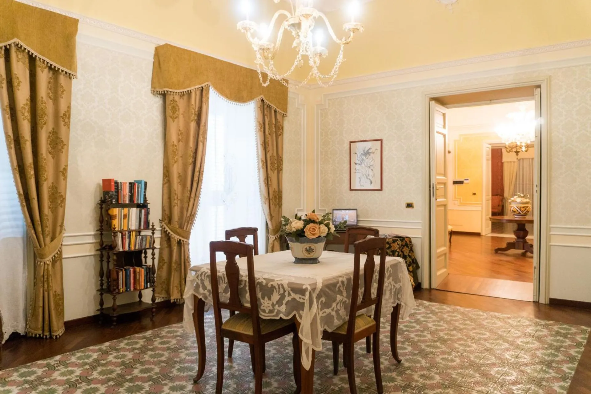 Communal lounge/ TV room in Palazzo Bella