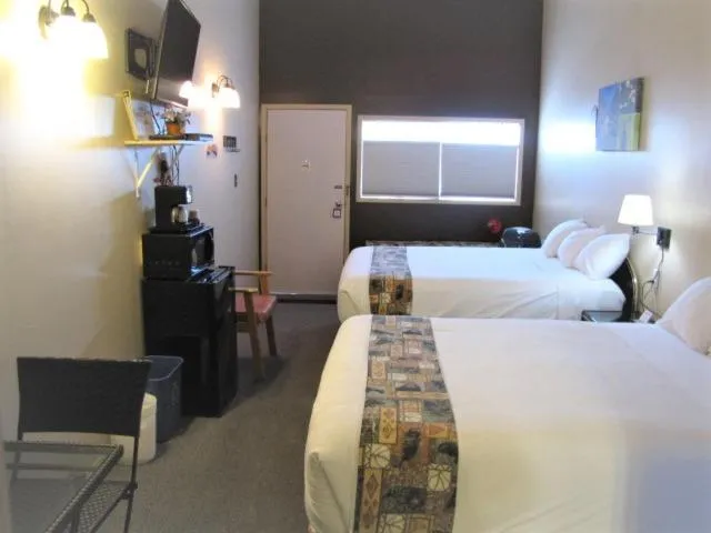 Photo of the whole room, Bed in Bear Country Inn and Suites