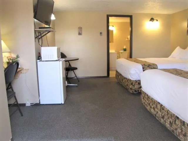 Photo of the whole room, Bed in Bear Country Inn and Suites