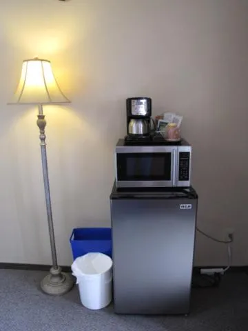Coffee/tea facilities in Bear Country Inn and Suites
