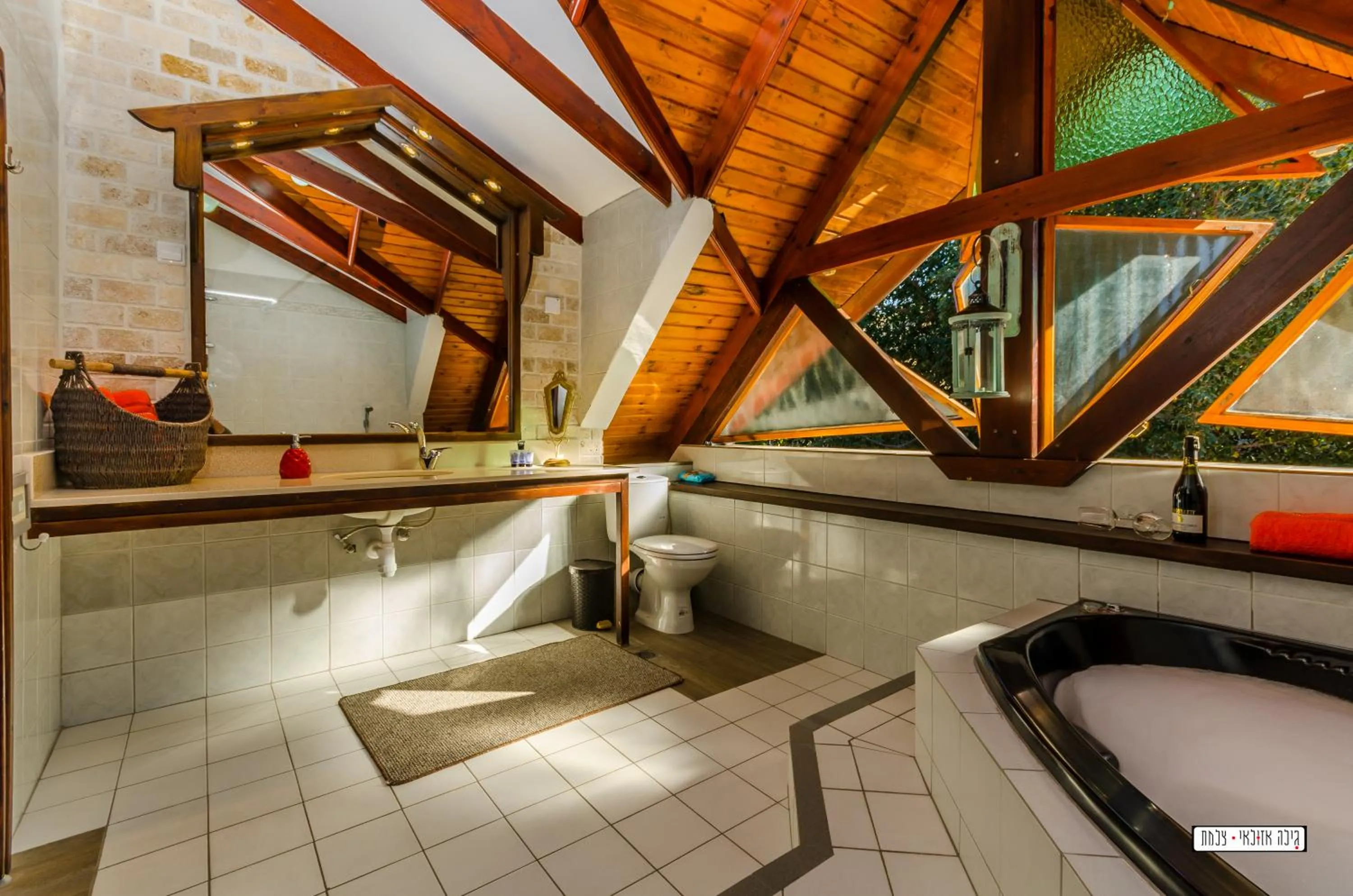 Day in Beautiful Lake View Wooden House