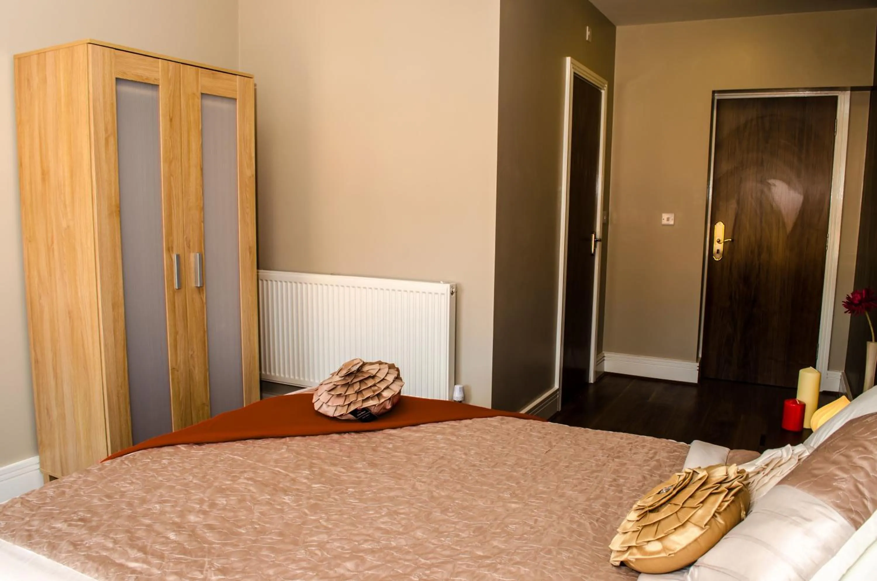 Bedroom, Bed in Trivelles Liverpool