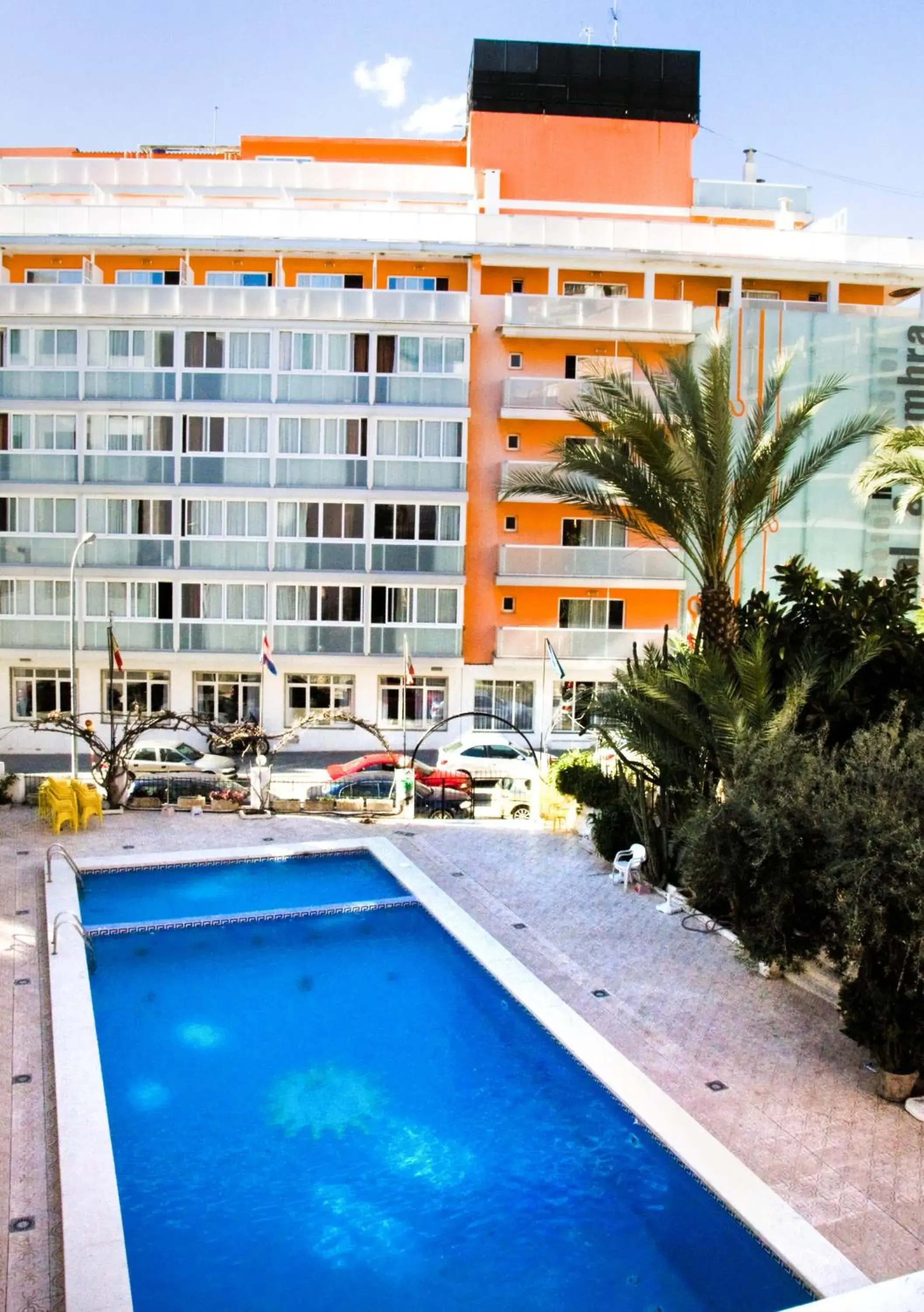 Swimming pool in Sol y Sombra Swimming pool in Sol y Sombra