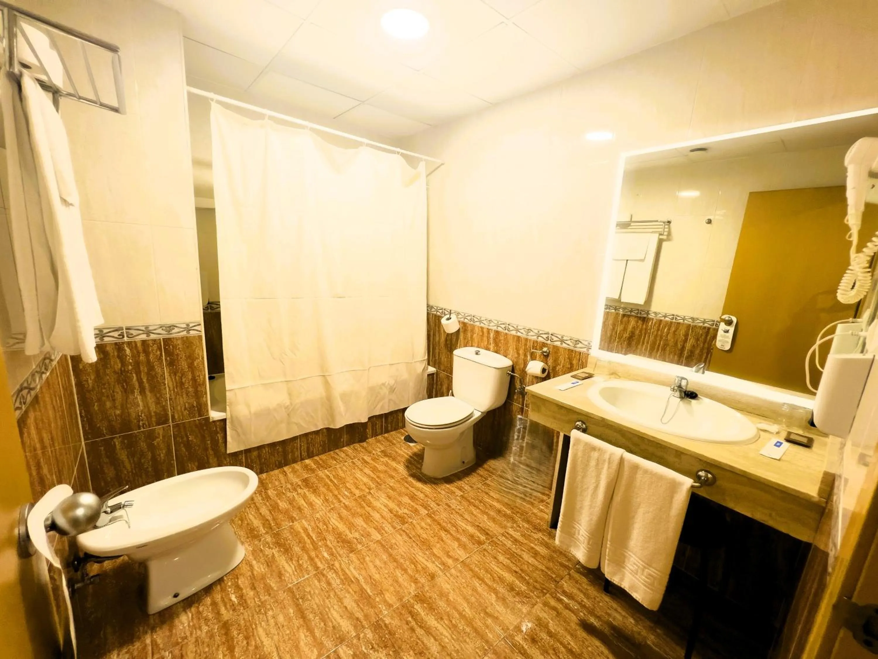 Bathroom in Sol y Sombra