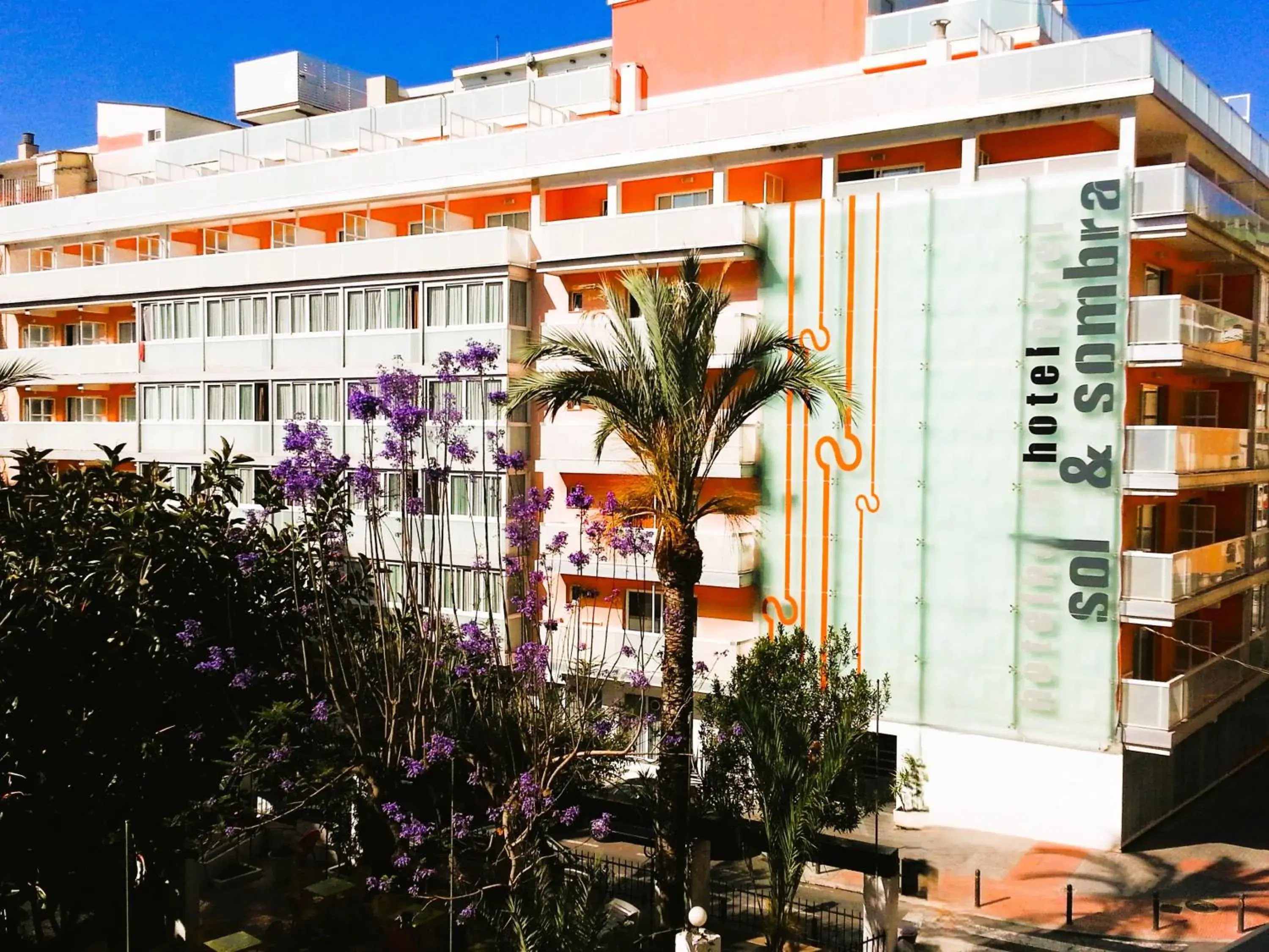 Property building in Sol y Sombra Property building in Sol y Sombra