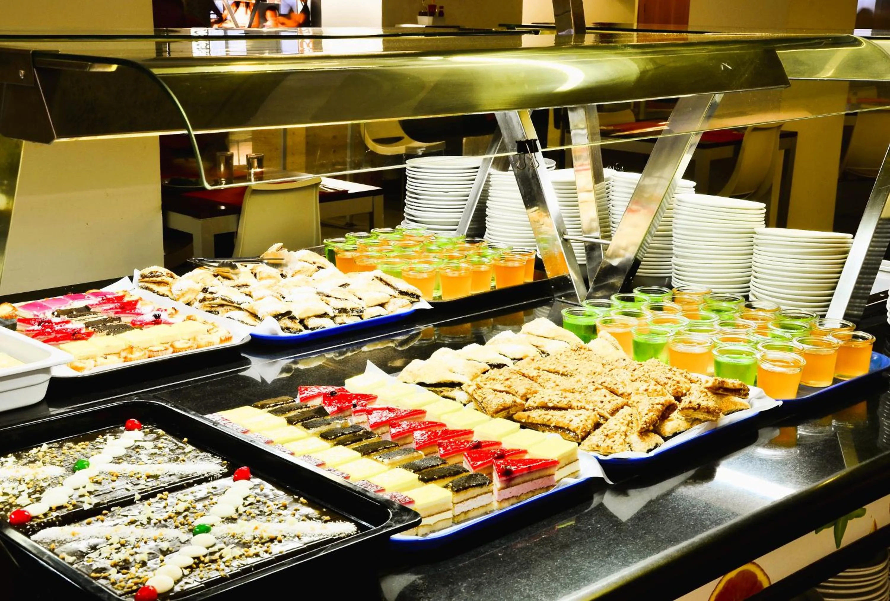 Restaurant/places to eat in Sol y Sombra