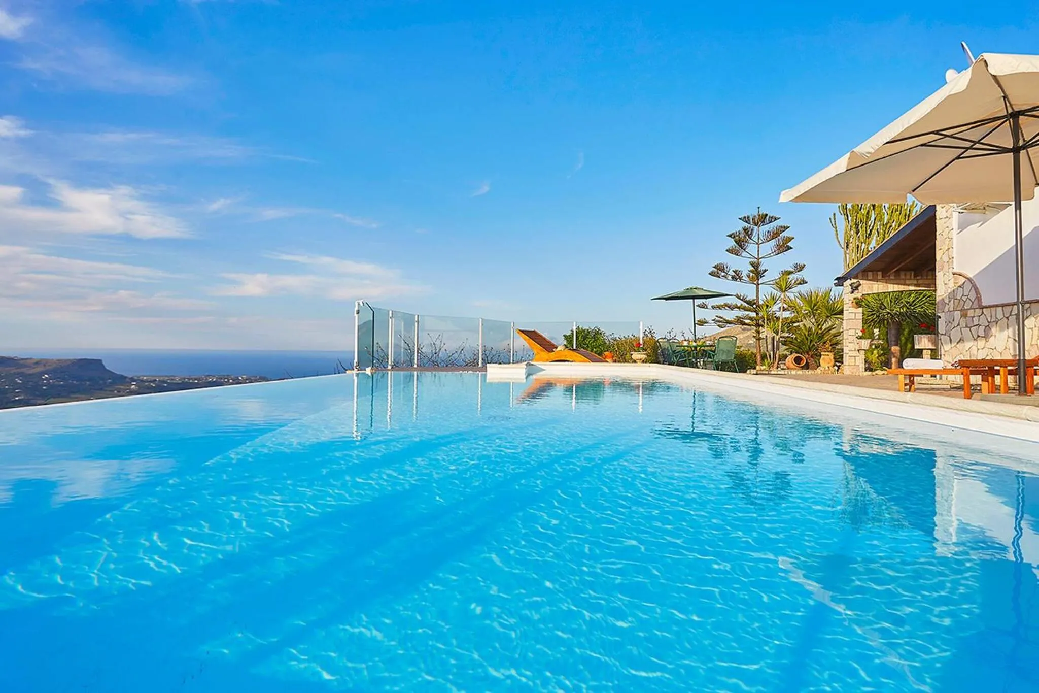 Swimming pool in Villa del Poggio