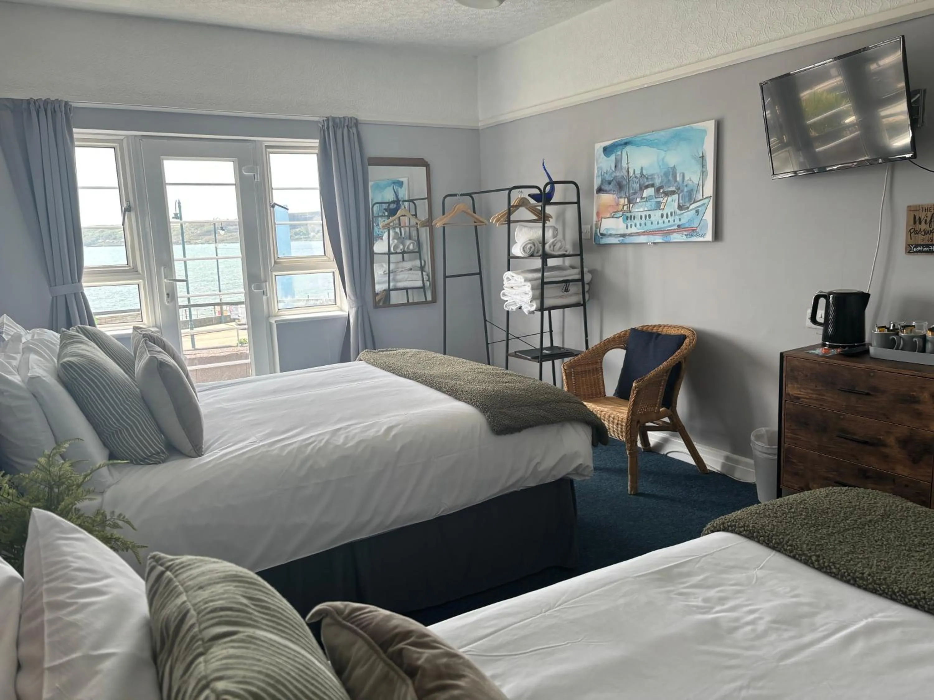 Bed in The Yacht Inn