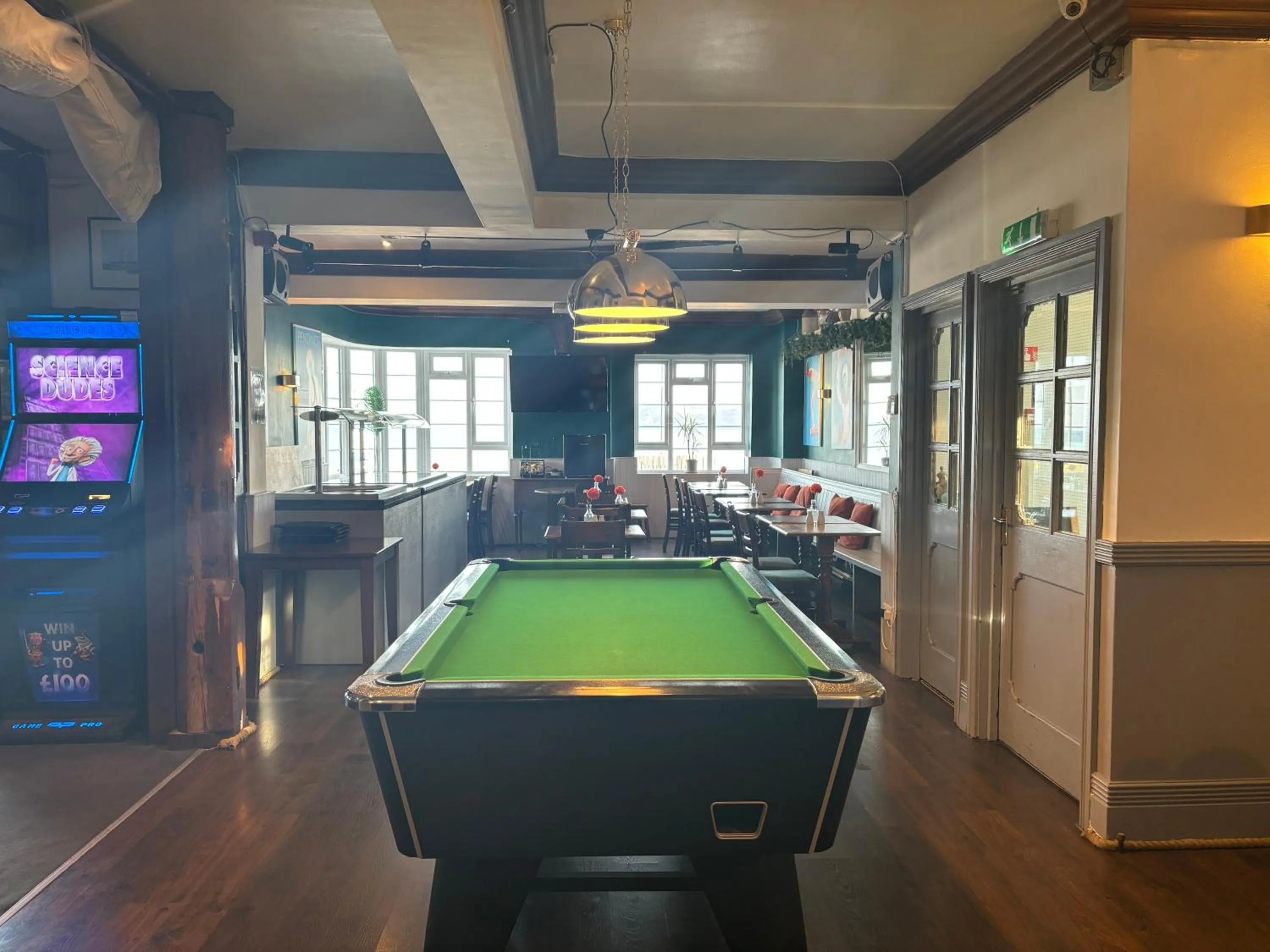 Restaurant/places to eat, Billiards in The Yacht Inn