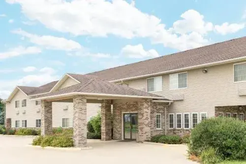 Super 8 by Wyndham Osage Super 8 by Wyndham Osage