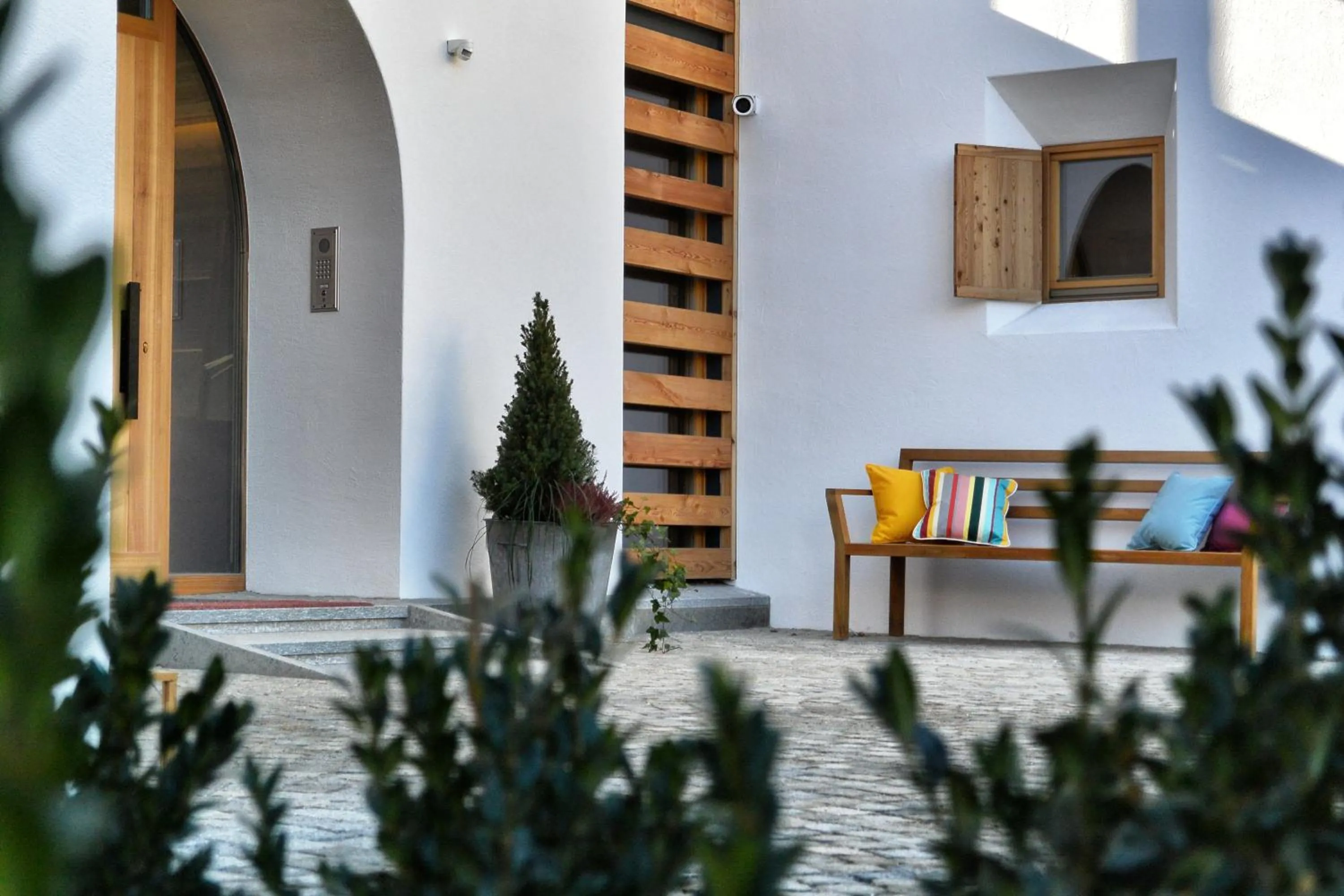 Facade/entrance in Chesa Muntanella