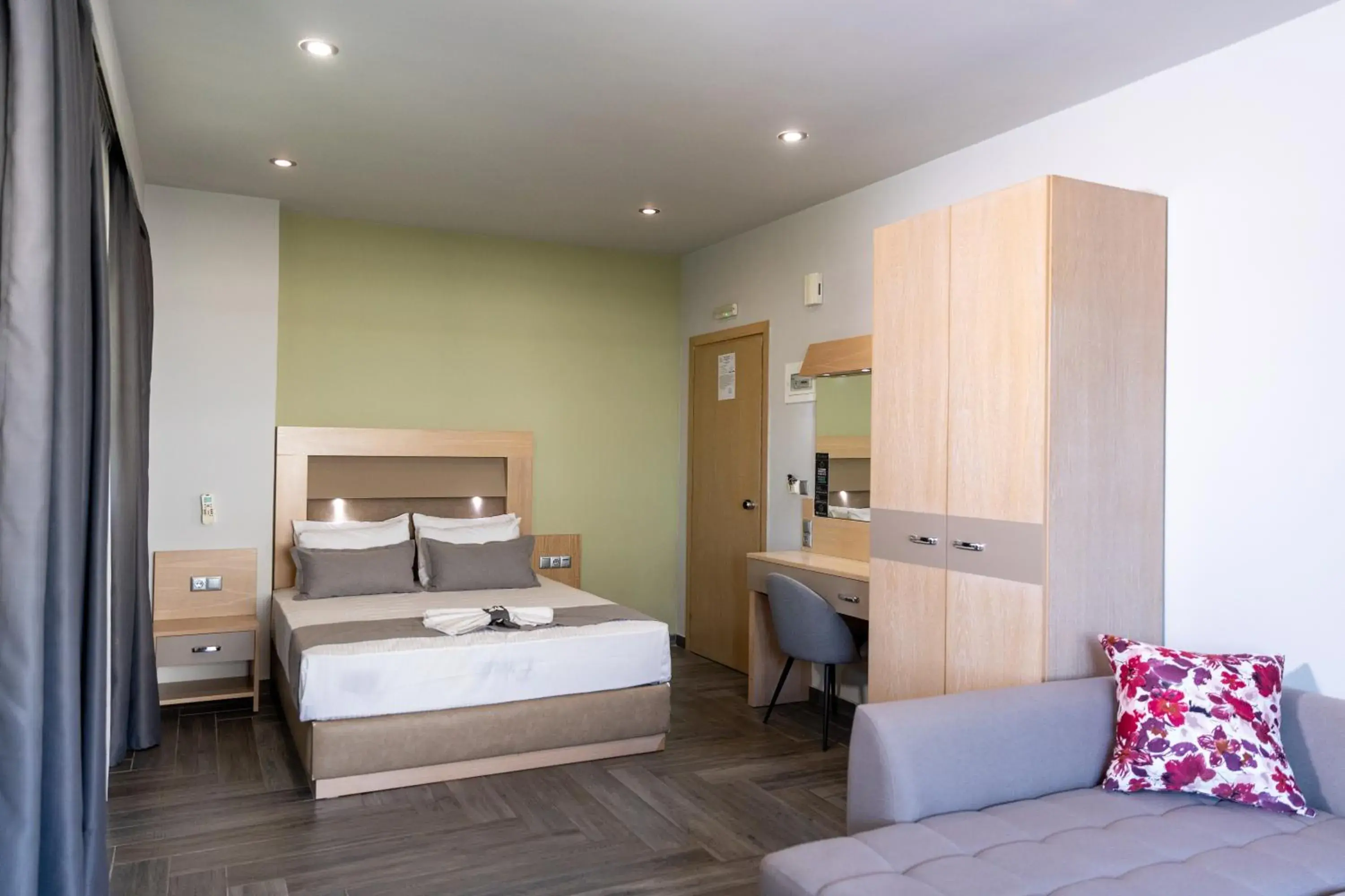 Suite with Garden View - Free Car Parking Spot in Amalia Center Suite with Garden View - Free Car Parking Spot in Amalia Center