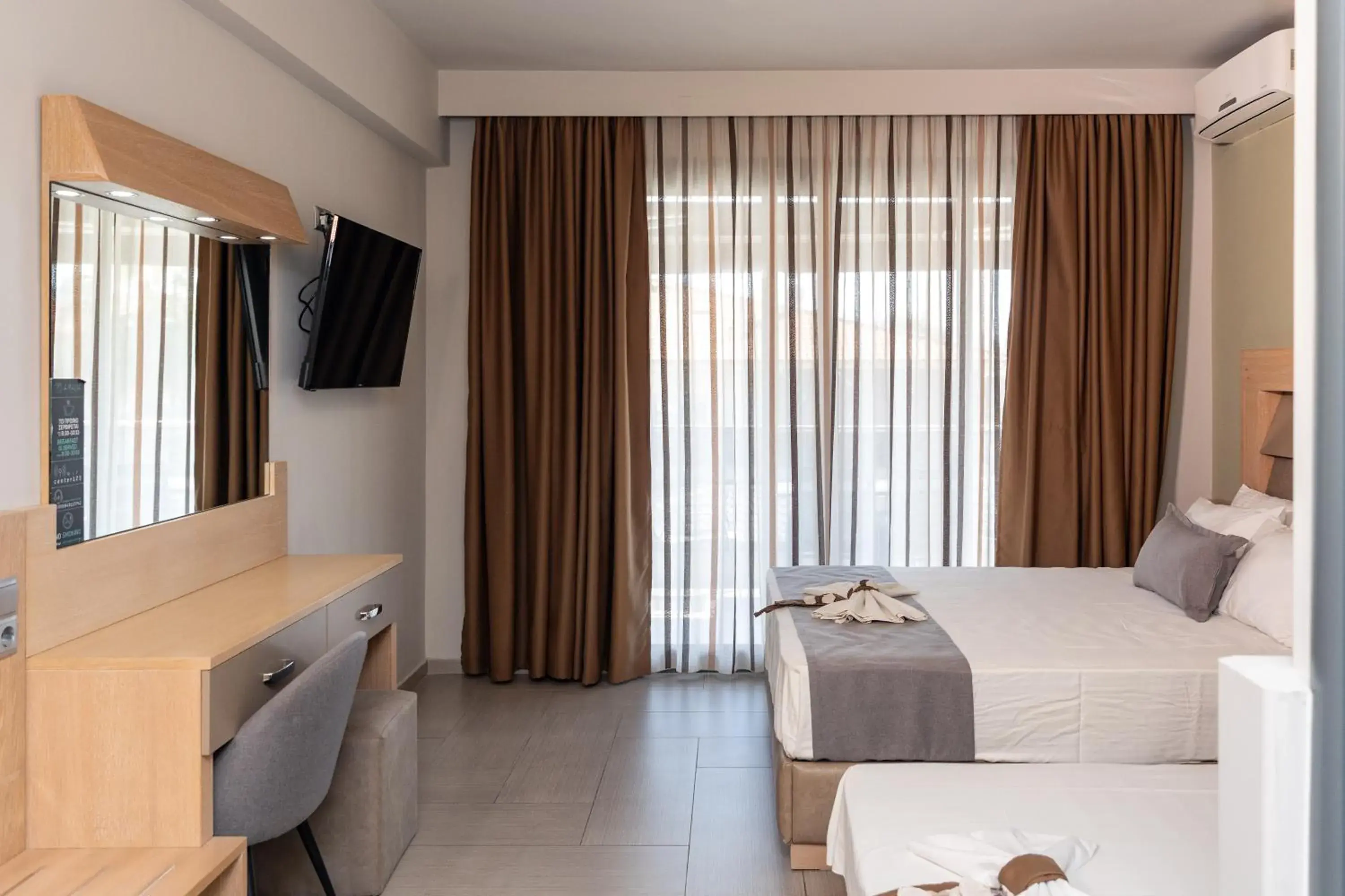 Deluxe Studio with Garden View - Free Car Parking Spot in Amalia Center Deluxe Studio with Garden View - Free Car Parking Spot in Amalia Center