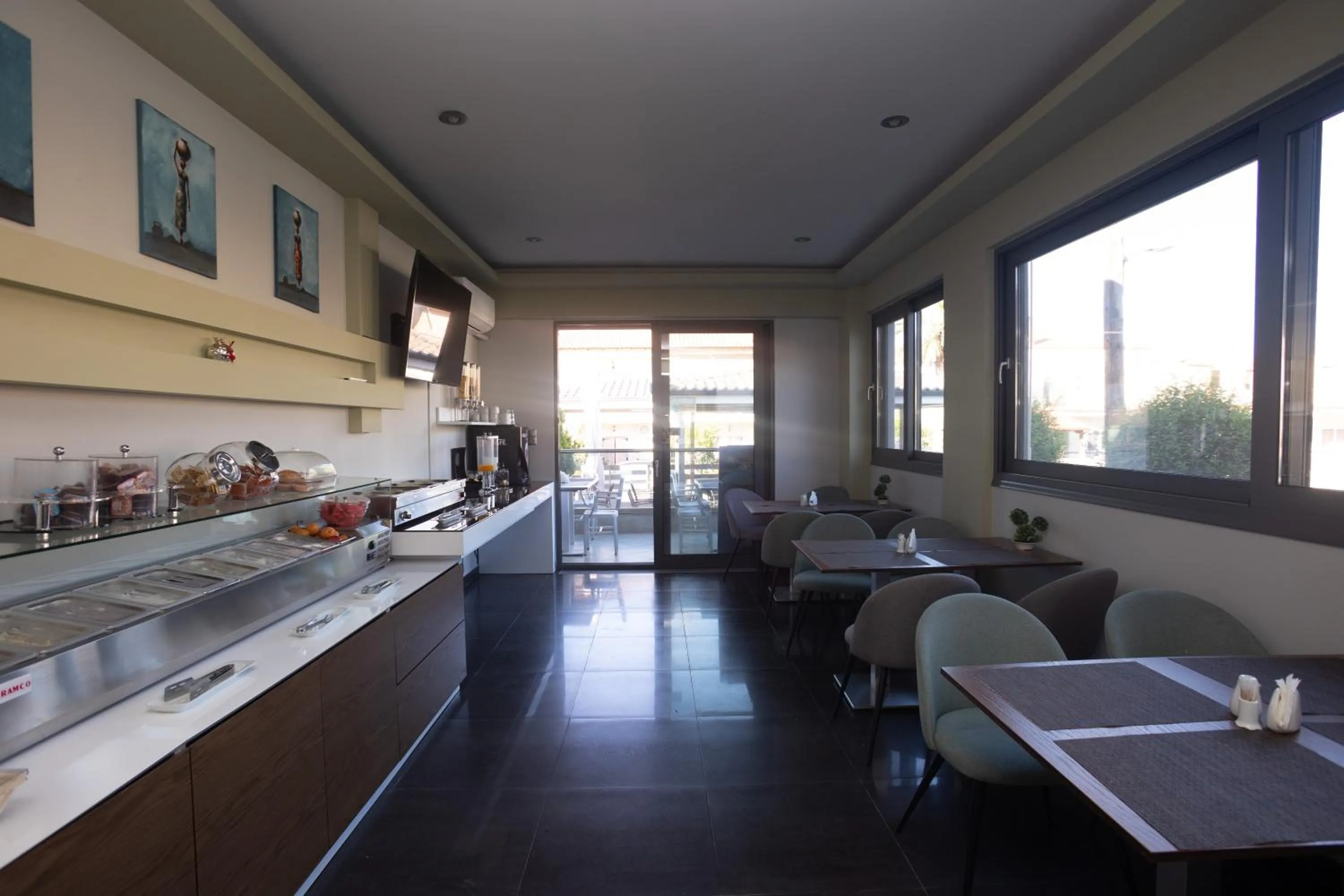 Breakfast in Amalia Center