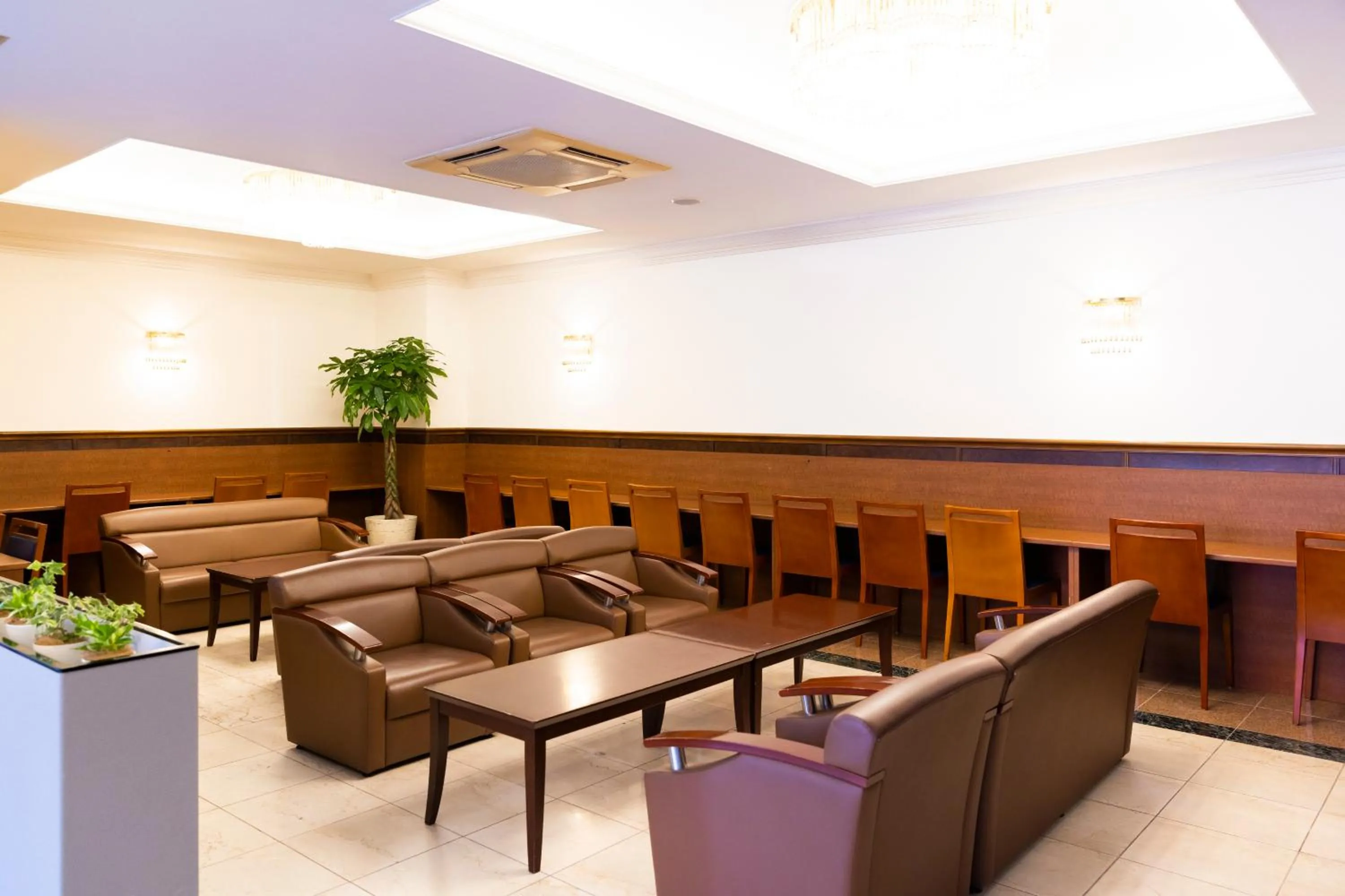 Lobby or reception in Natural Hot Spring Ariston Hotel Oita