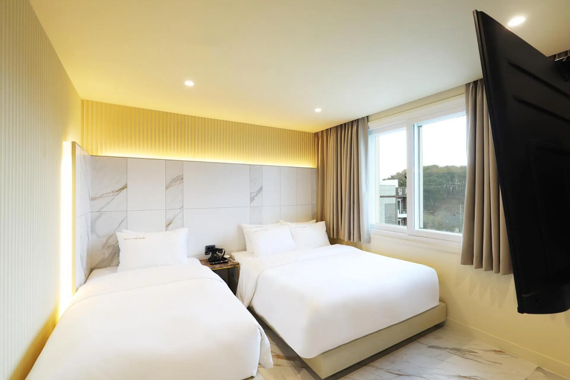 Bed in Hotel The One