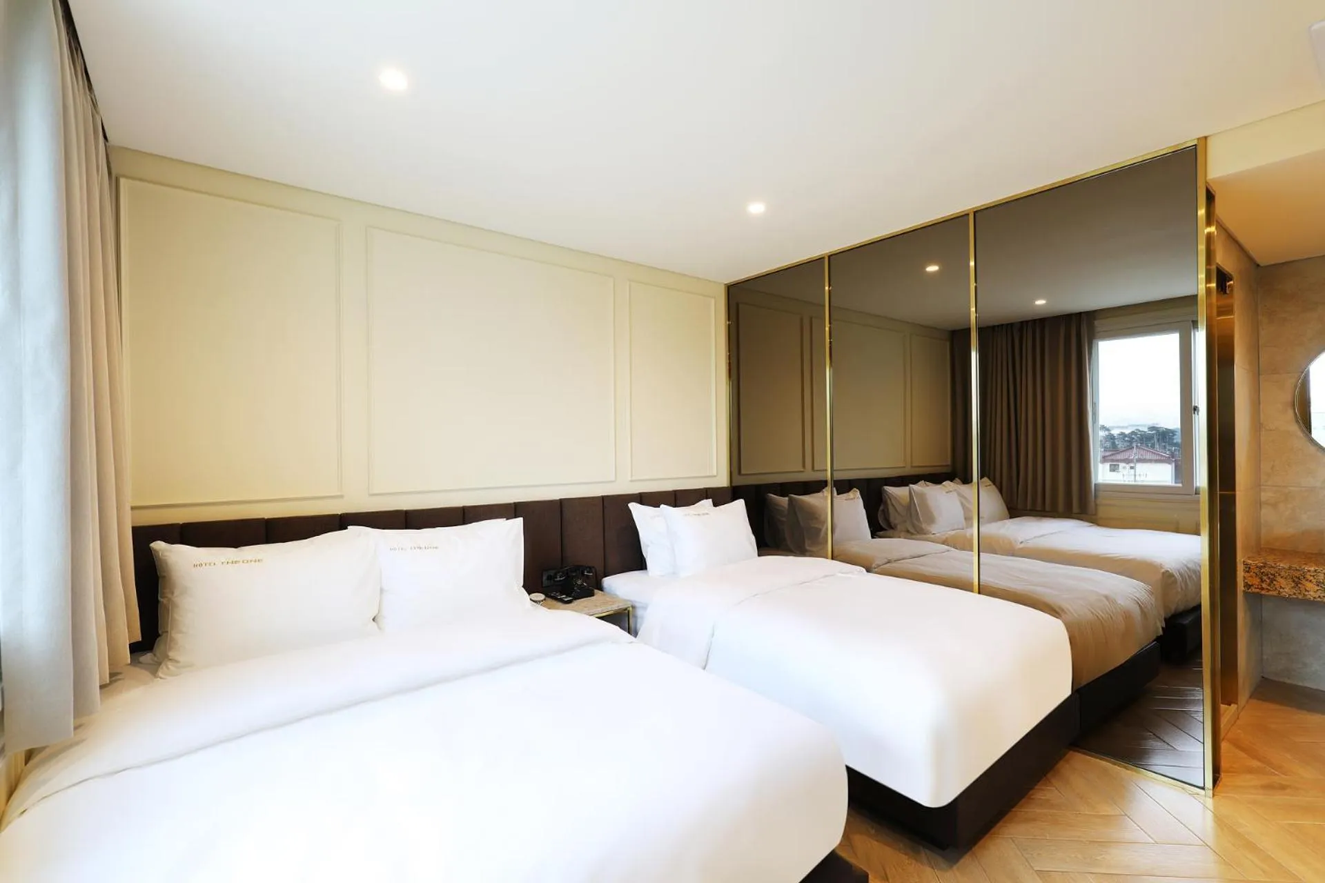 Bed in Hotel The One