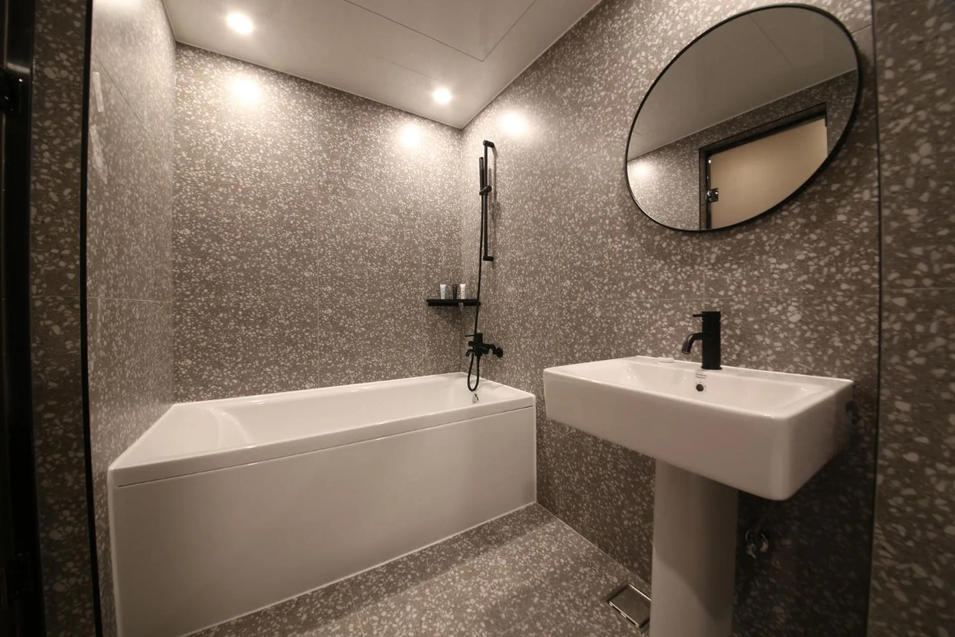 Shower in Hotel The One