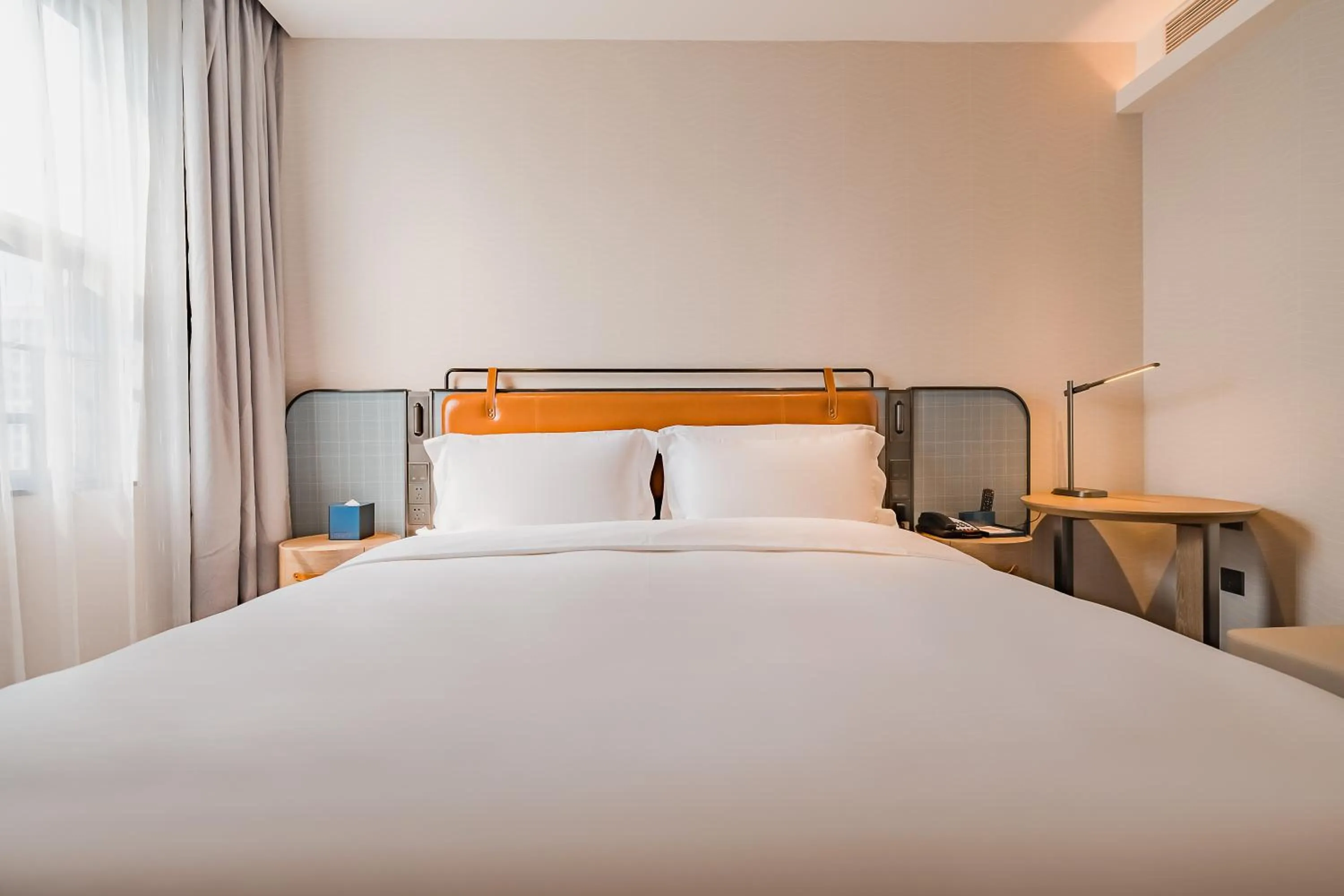 Bed in Echarm Plus International Hotel Guangzhou South Railway Station Zhongcun Metro Station Branch