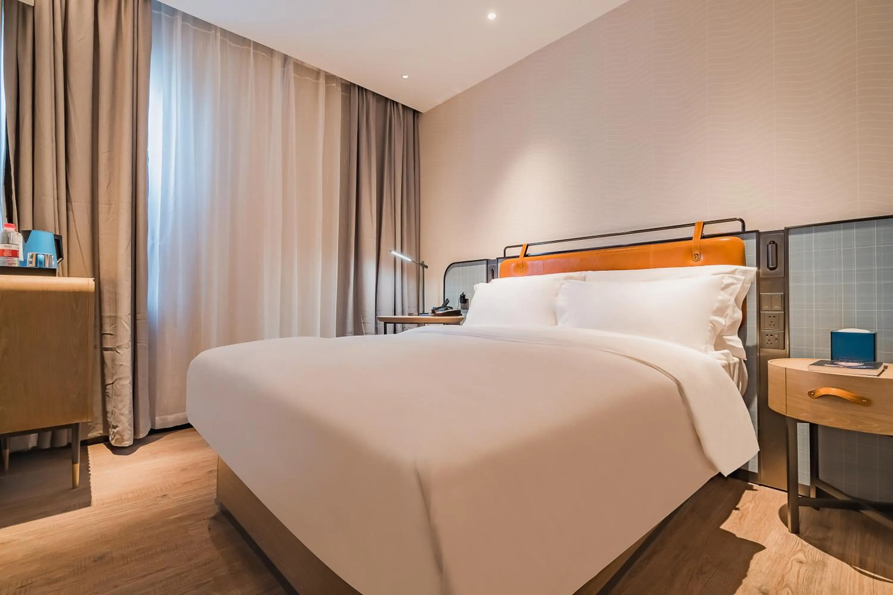 Bed in Echarm Plus International Hotel Guangzhou South Railway Station Zhongcun Metro Station Branch