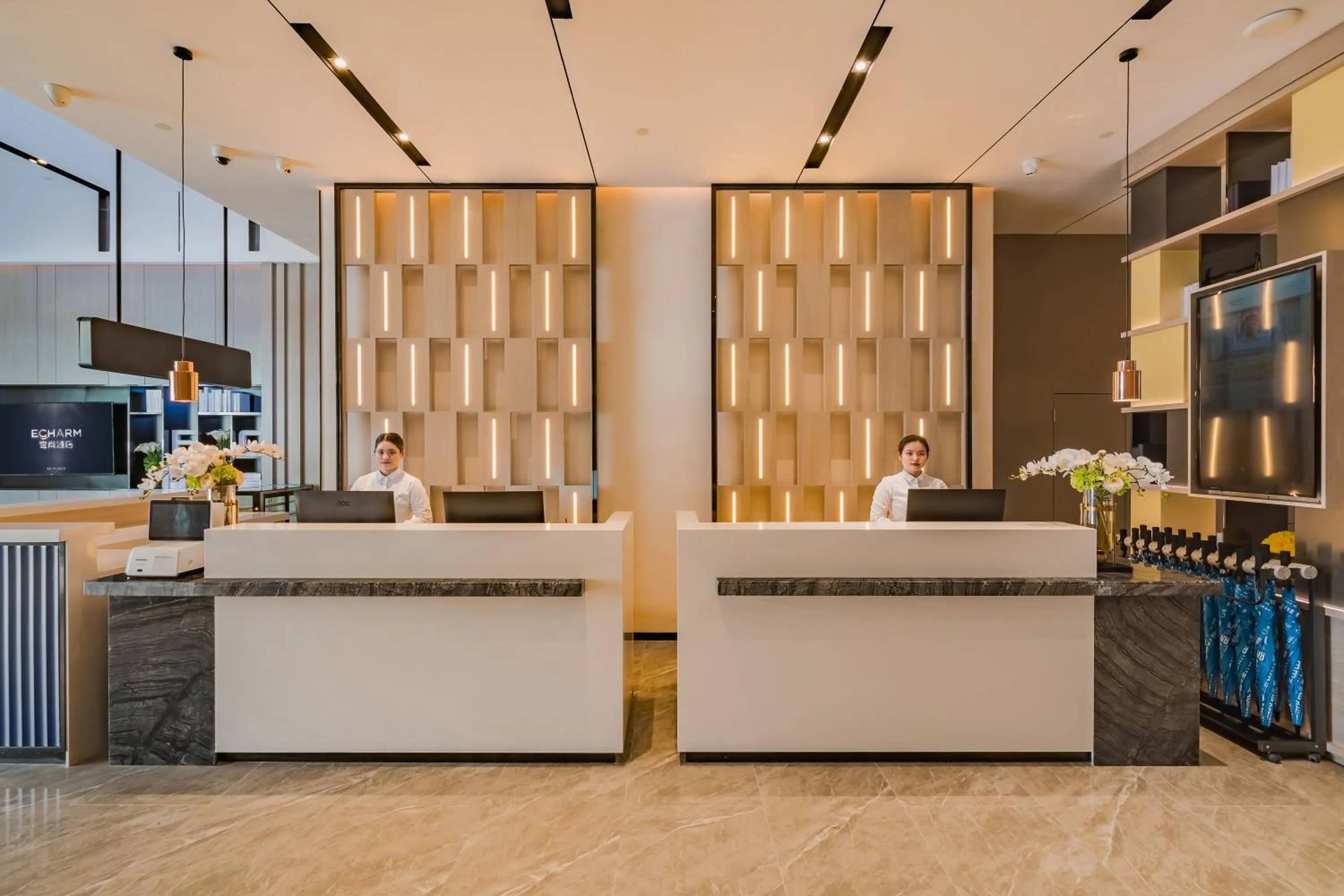 Lobby or reception in Echarm Plus International Hotel Guangzhou South Railway Station Zhongcun Metro Station Branch