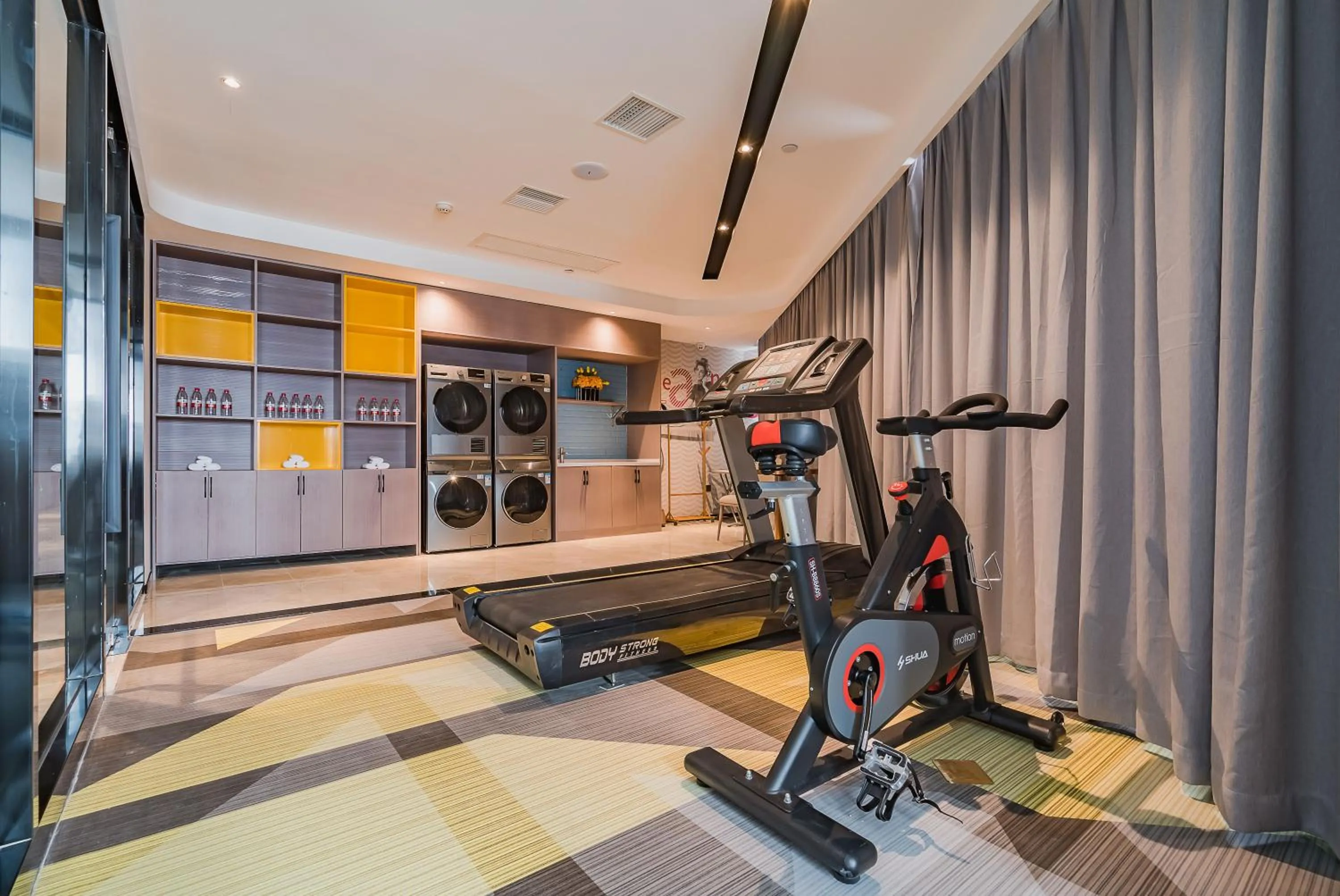 Fitness centre/facilities in Echarm Plus International Hotel Guangzhou South Railway Station Zhongcun Metro Station Branch