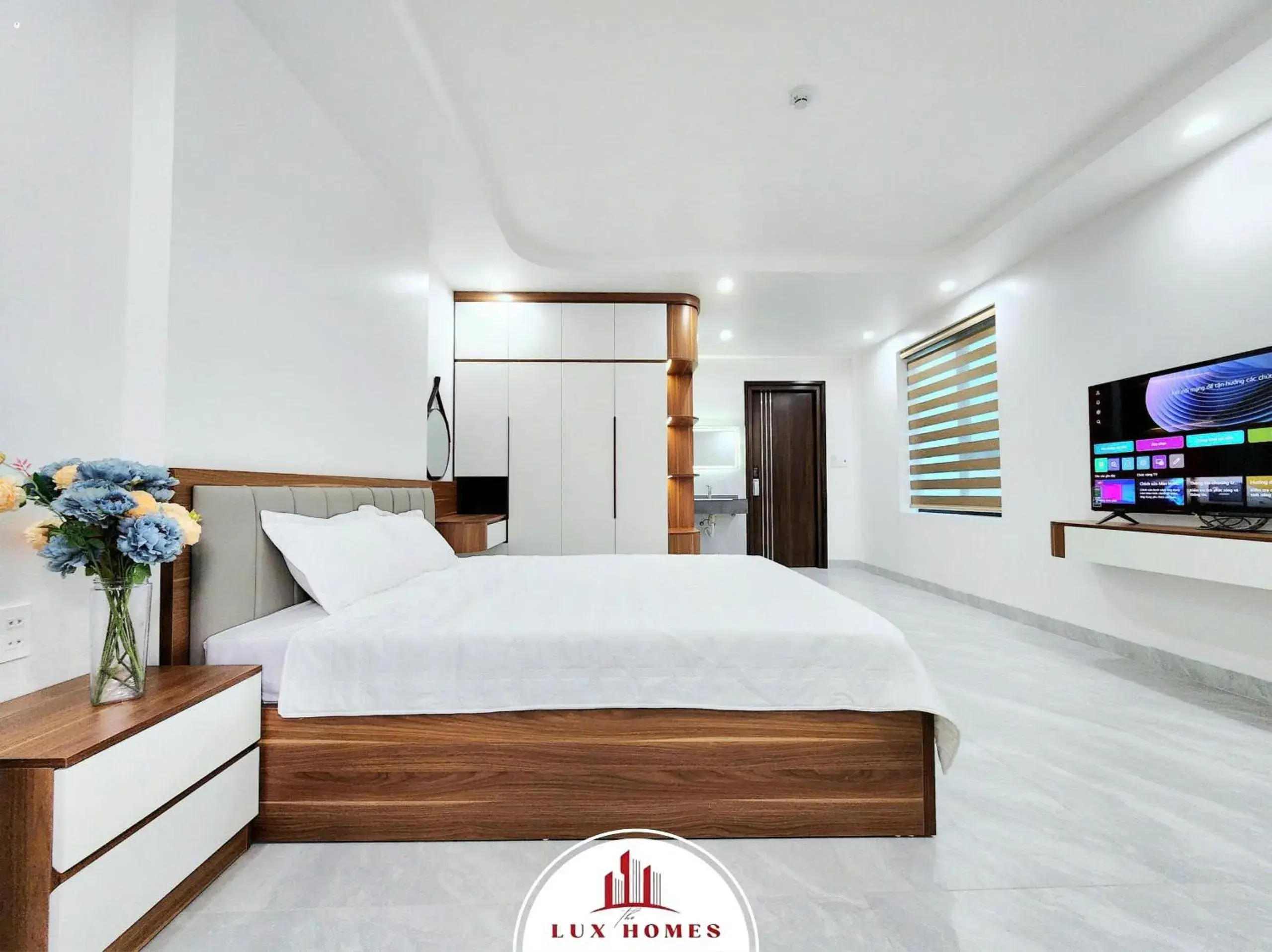 One-Bedroom Deluxe Apartment - single occupancy in The LuxHomes Apartment ᵀᴹ I 231 Văn Cao One-Bedroom Deluxe Apartment - single occupancy in The LuxHomes Apartment ᵀᴹ I 231 Văn Cao