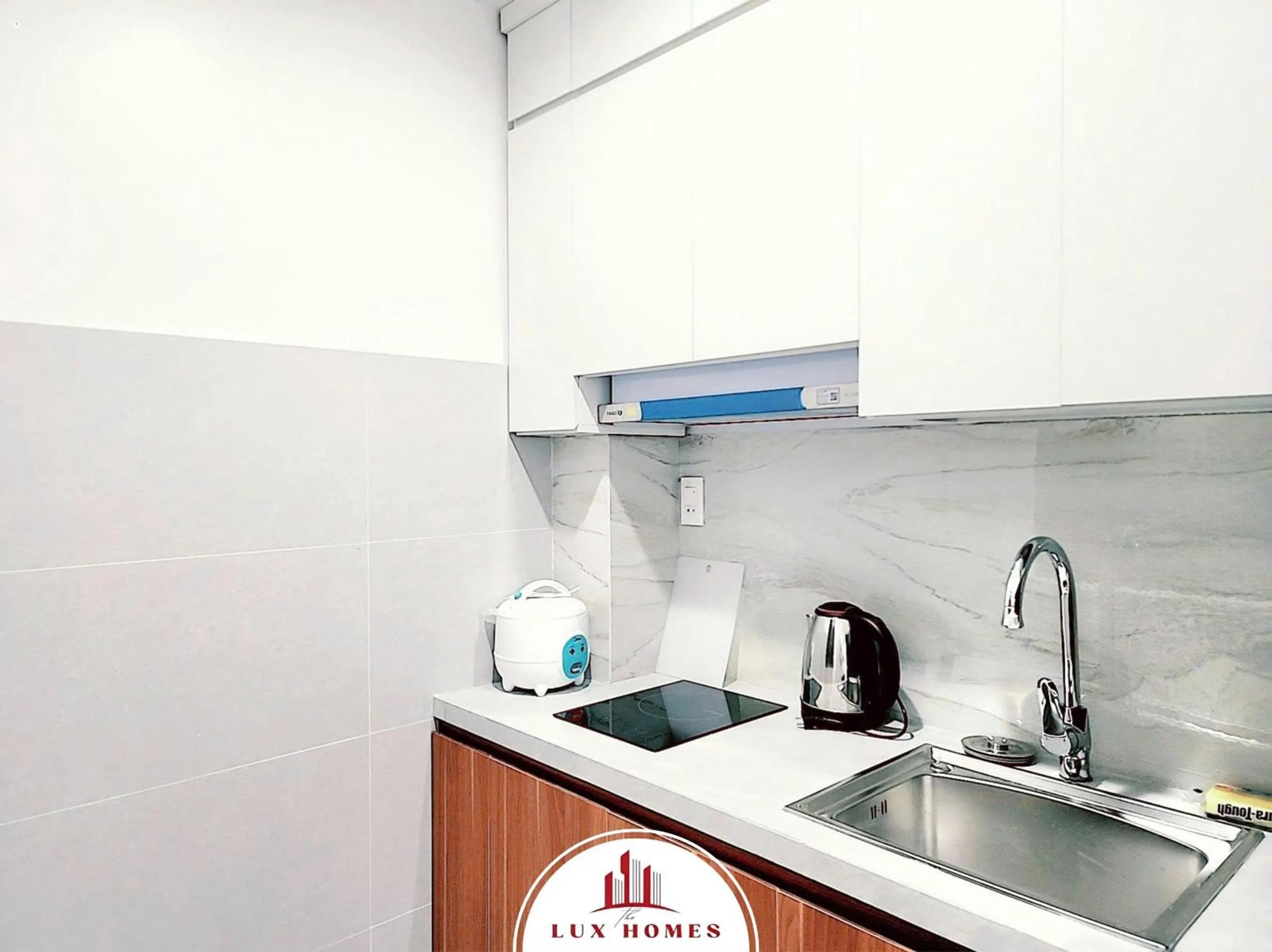 Kitchen or kitchenette in The LuxHomes Apartment ᵀᴹ I 231 Văn Cao