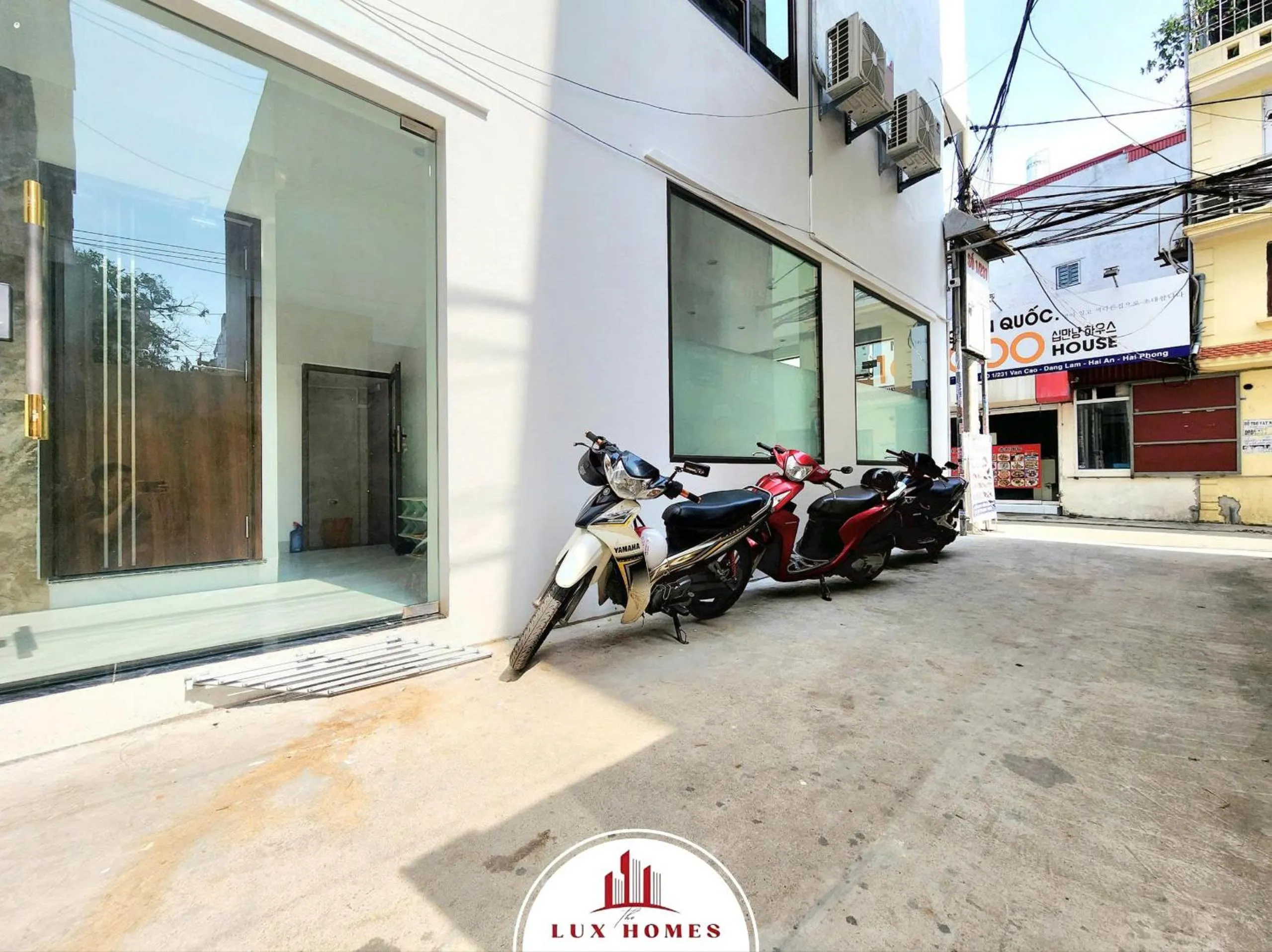 Parking in The LuxHomes Apartment ᵀᴹ I 231 Văn Cao