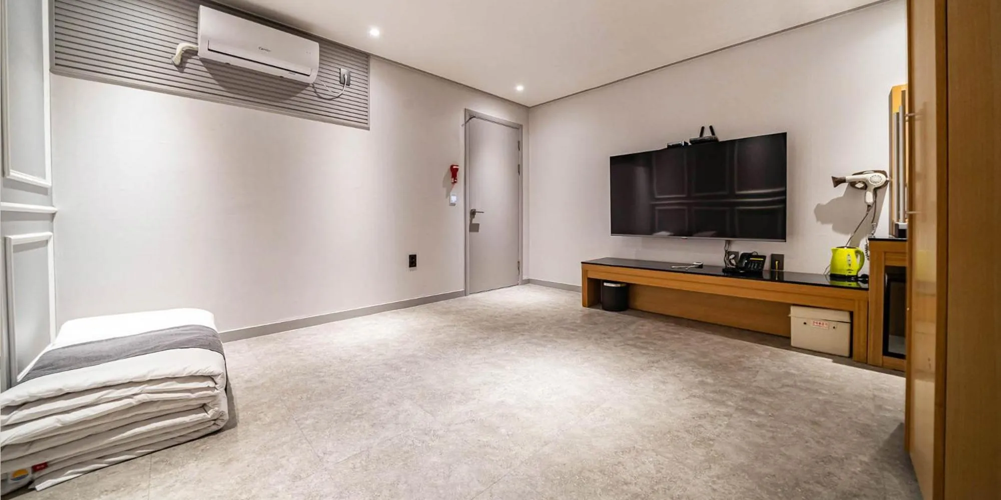 Bed in Sokcho Ritz Hotel