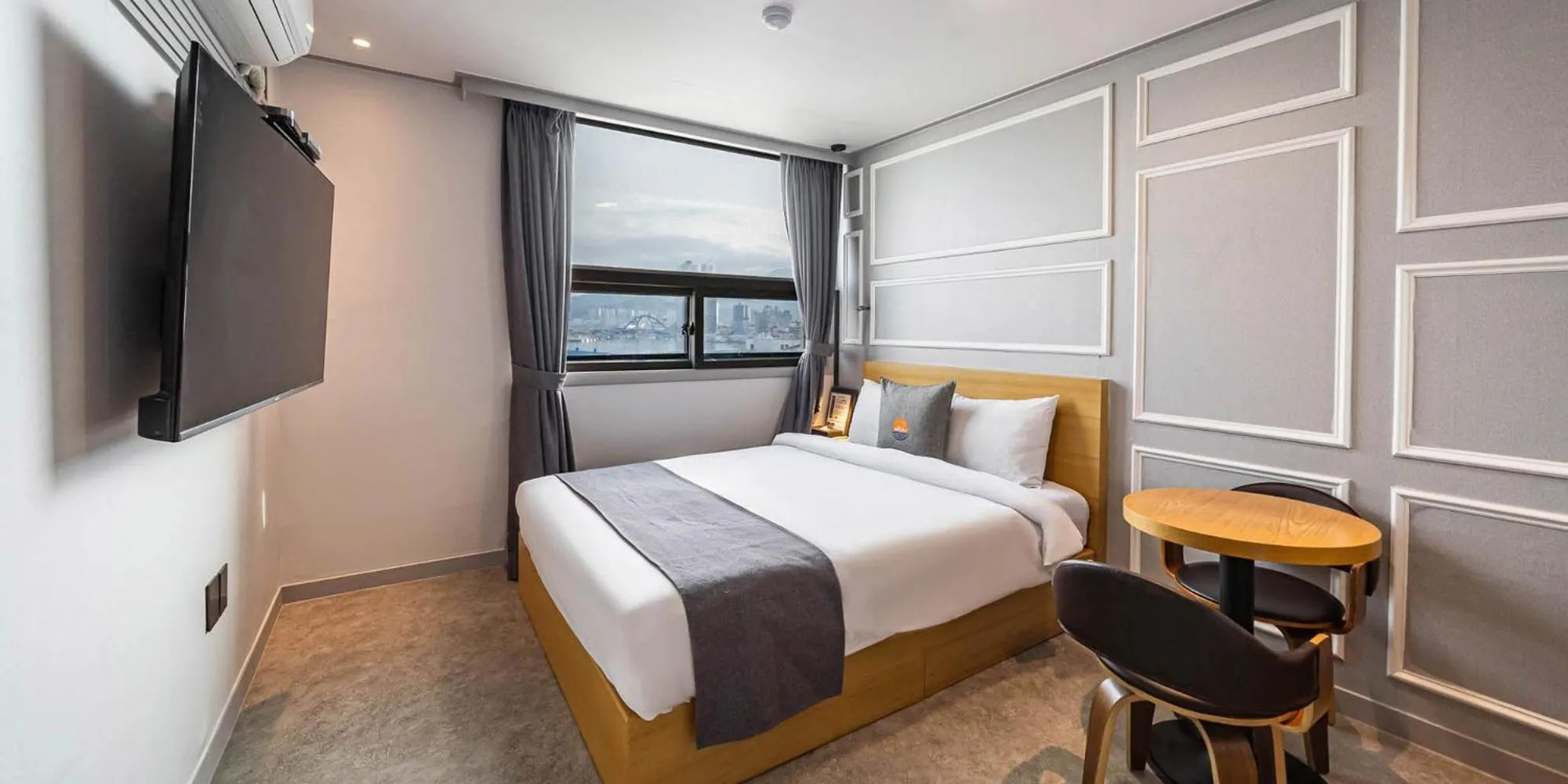 Bed in Sokcho Ritz Hotel