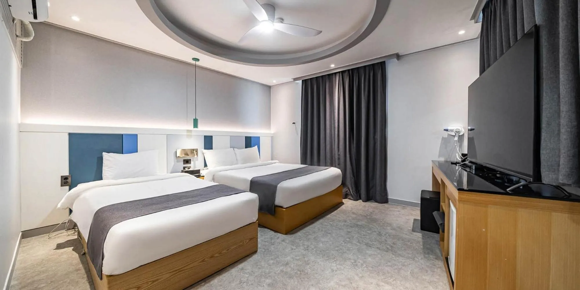 Bed in Sokcho Ritz Hotel