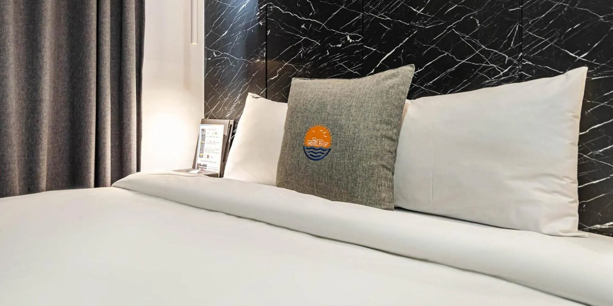 Bed in Sokcho Ritz Hotel