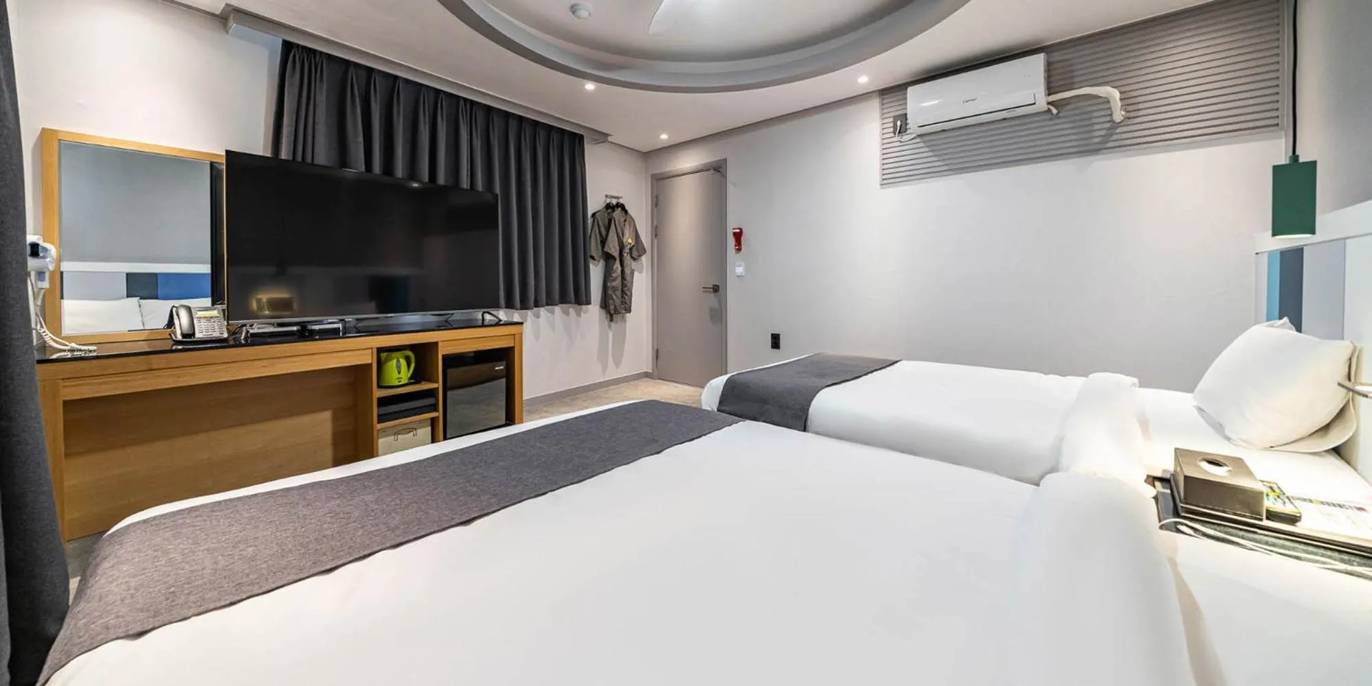 Bed in Sokcho Ritz Hotel