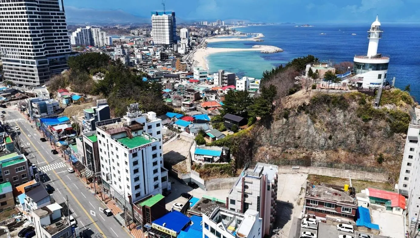 Property building in Sokcho Ritz Hotel