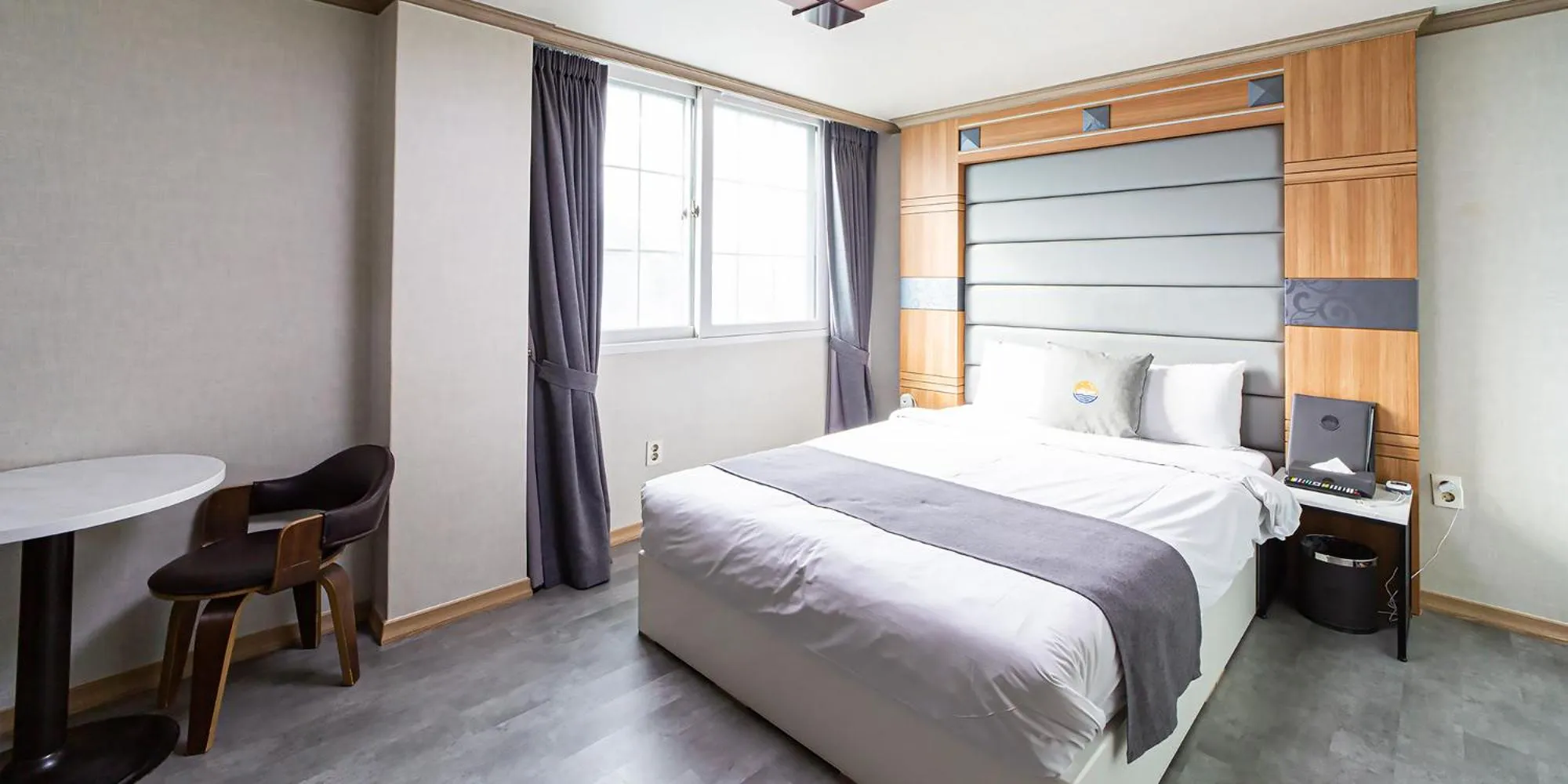 Bed in Sokcho Ritz Hotel