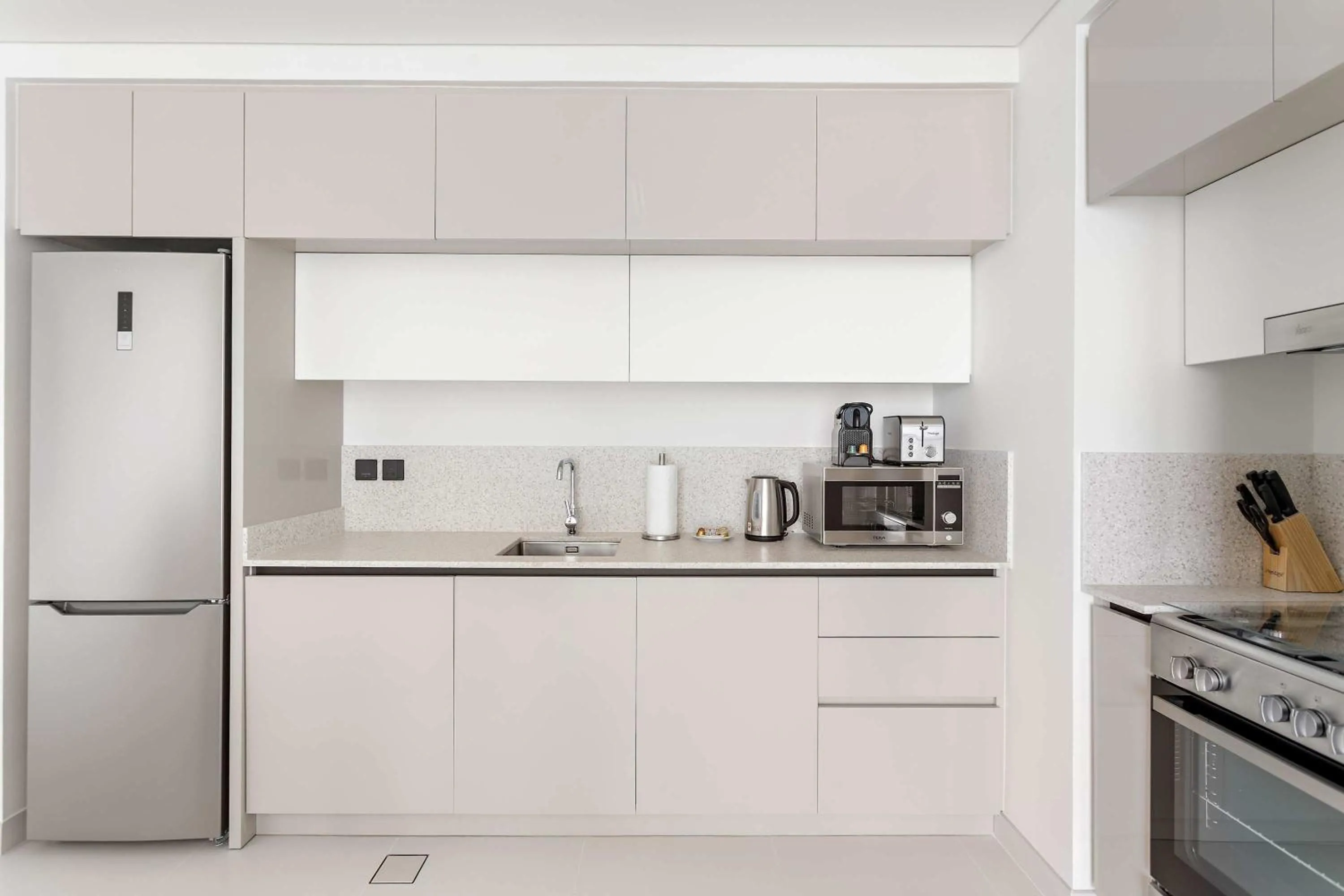 Kitchen or kitchenette in Silkhaus Vacation Homes 1BDR with Beach Access in Marina Vista