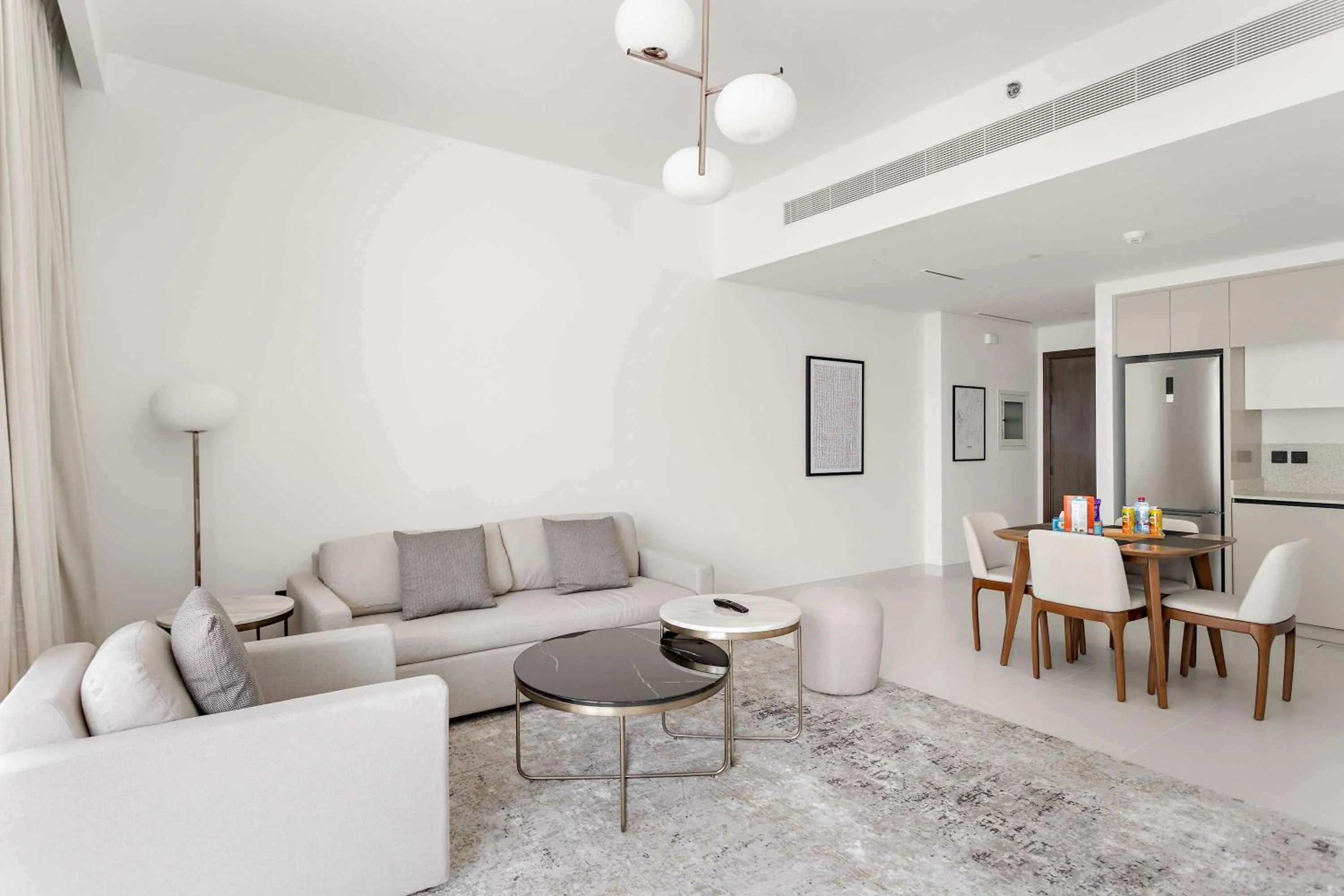 Living room in Silkhaus Vacation Homes 1BDR with Beach Access in Marina Vista