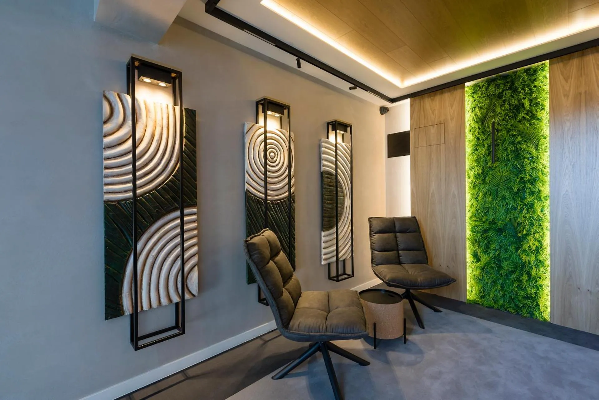 Park Hotel Novel