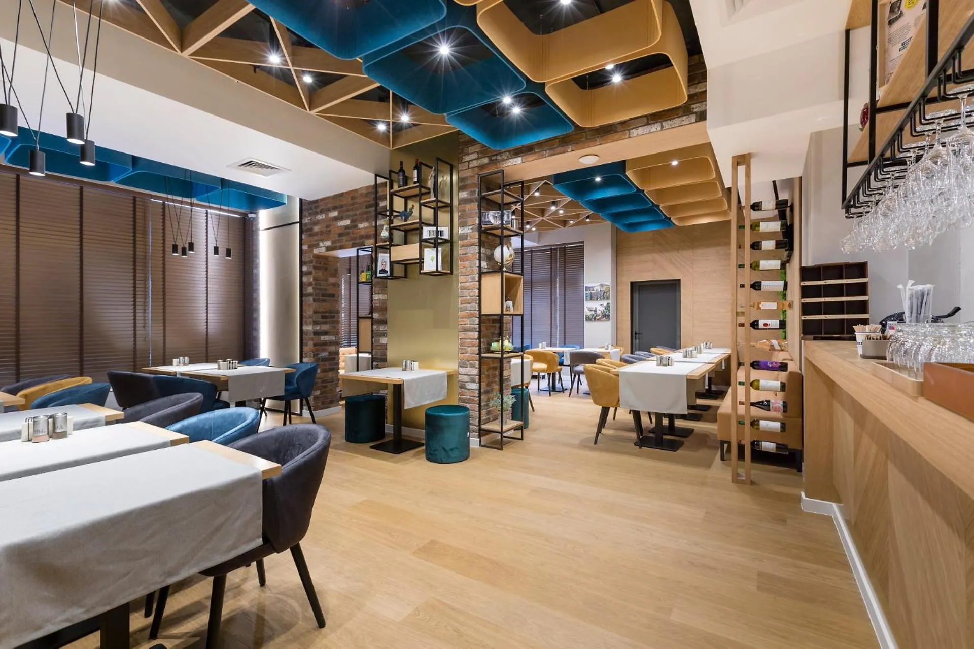 Park Hotel Novel