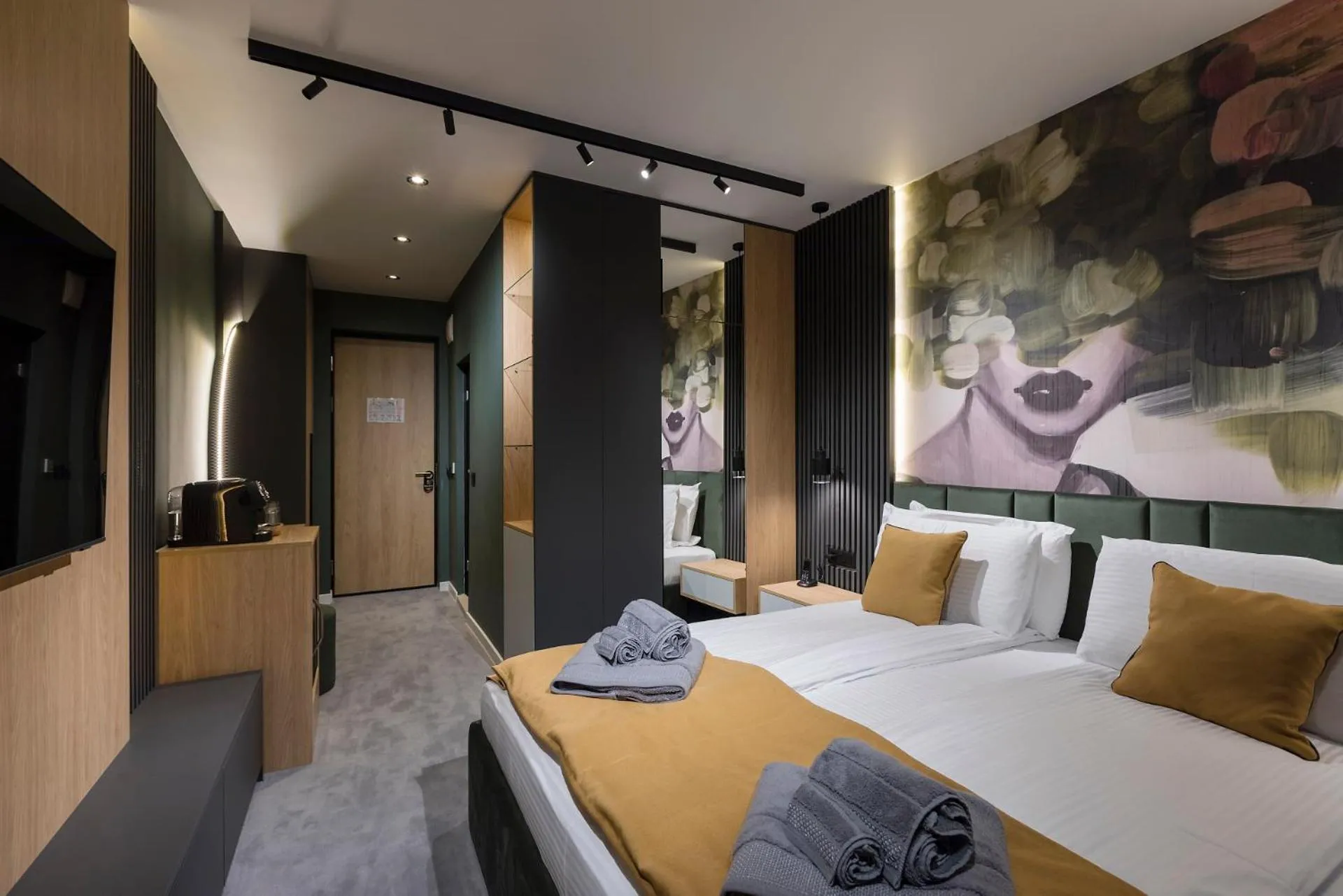 Bed in Park Hotel Novel
