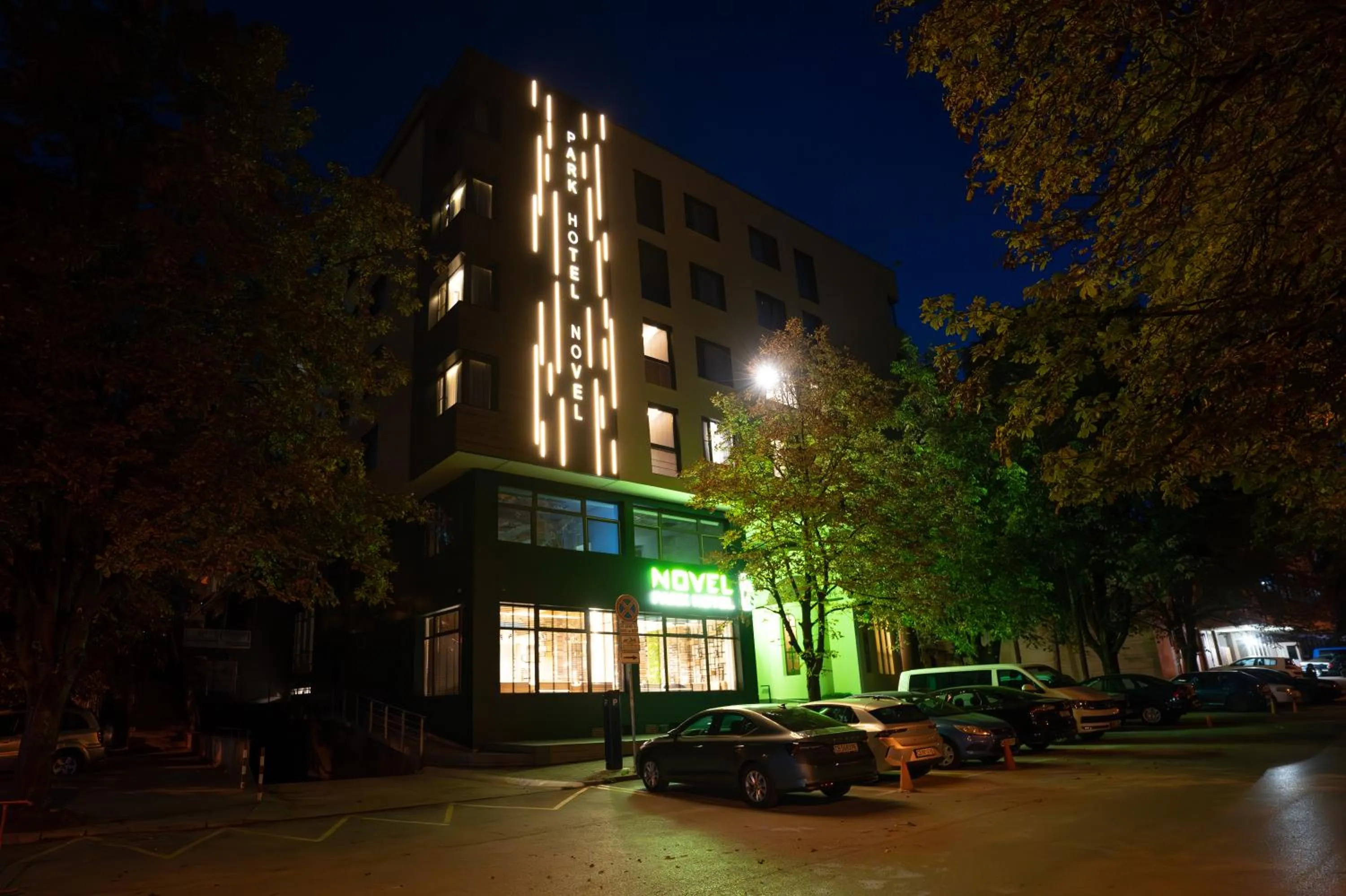 Park Hotel Novel