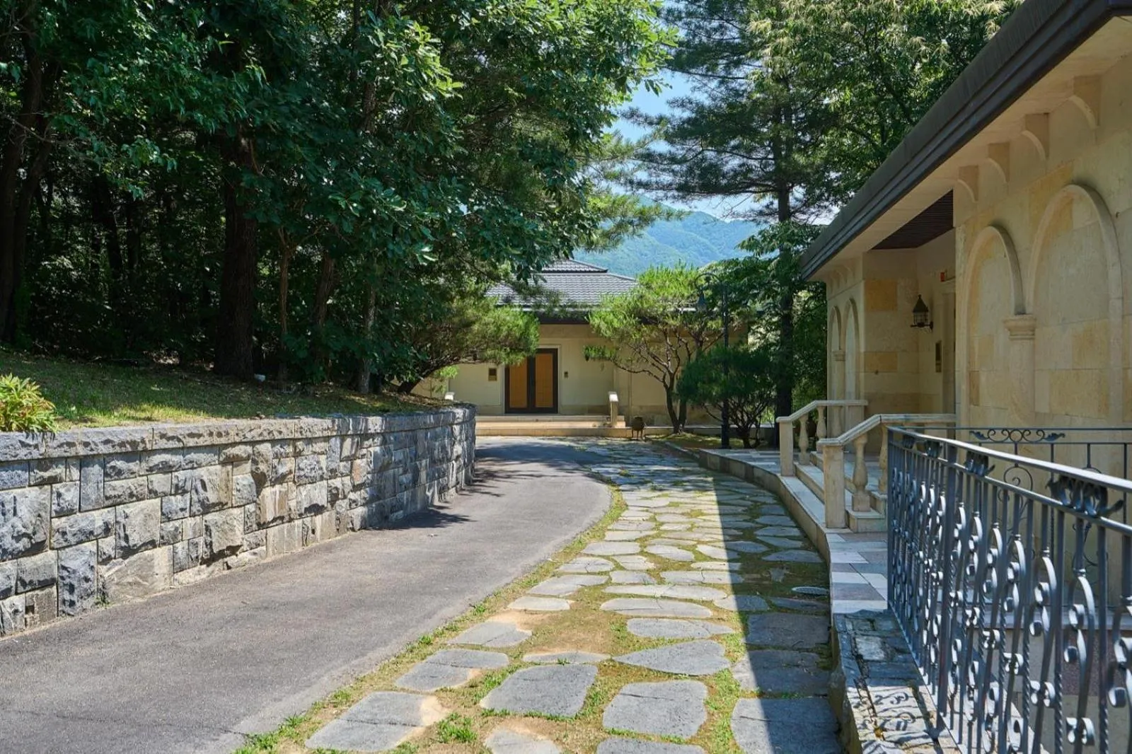 Crystal Valley CC Golden Village