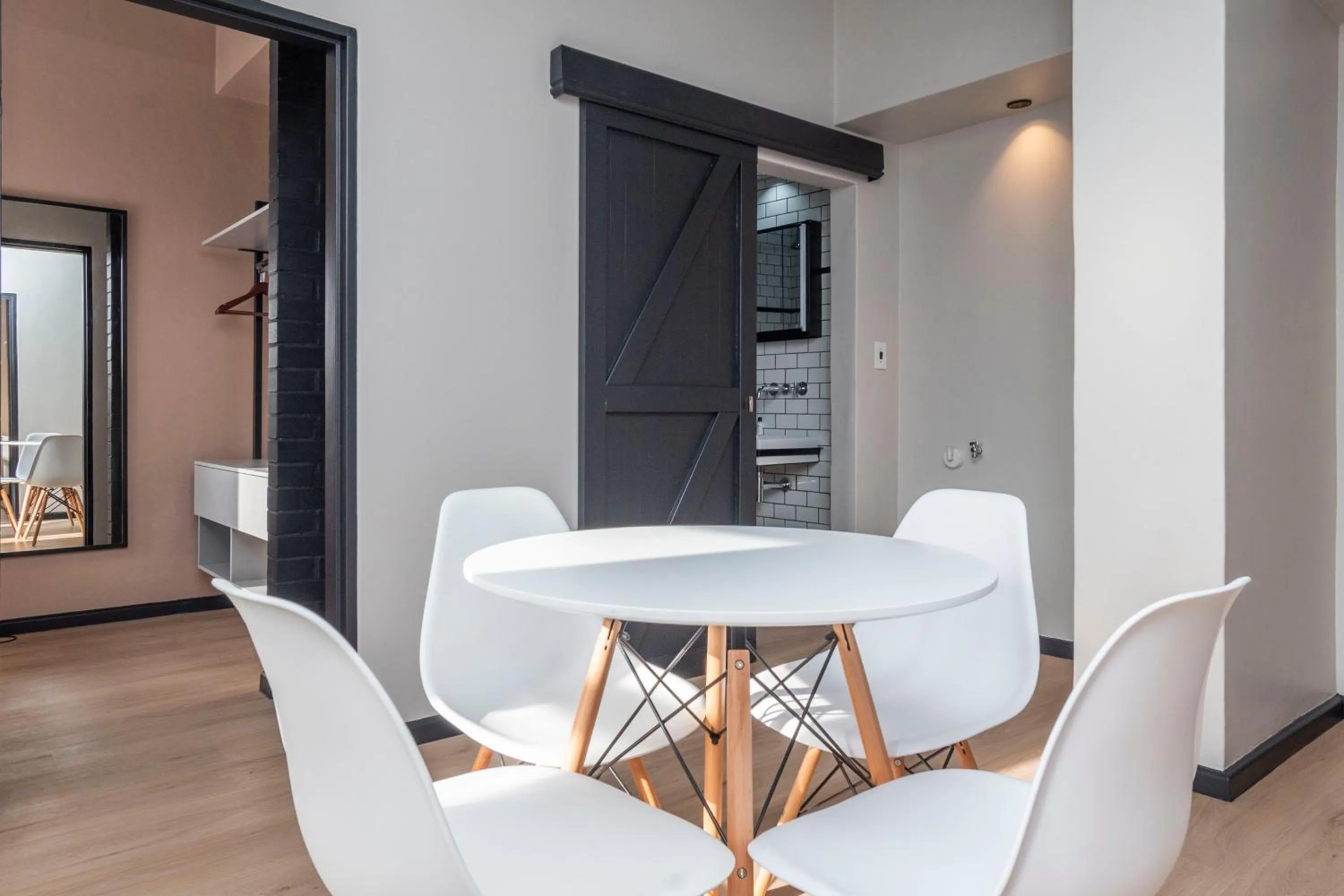 Dining area in HAVN Aparthotel by Totalstay