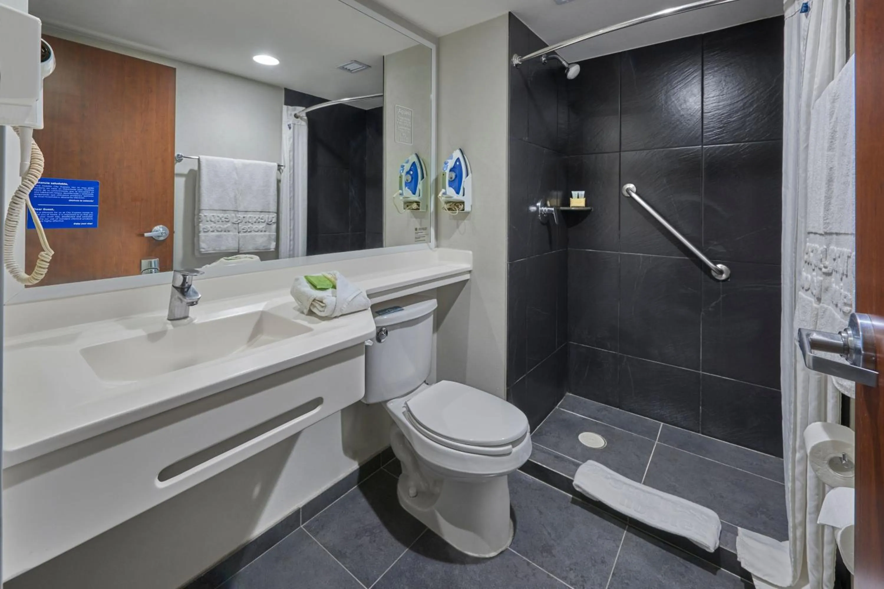 Bathroom in City Express by Marriott Salamanca